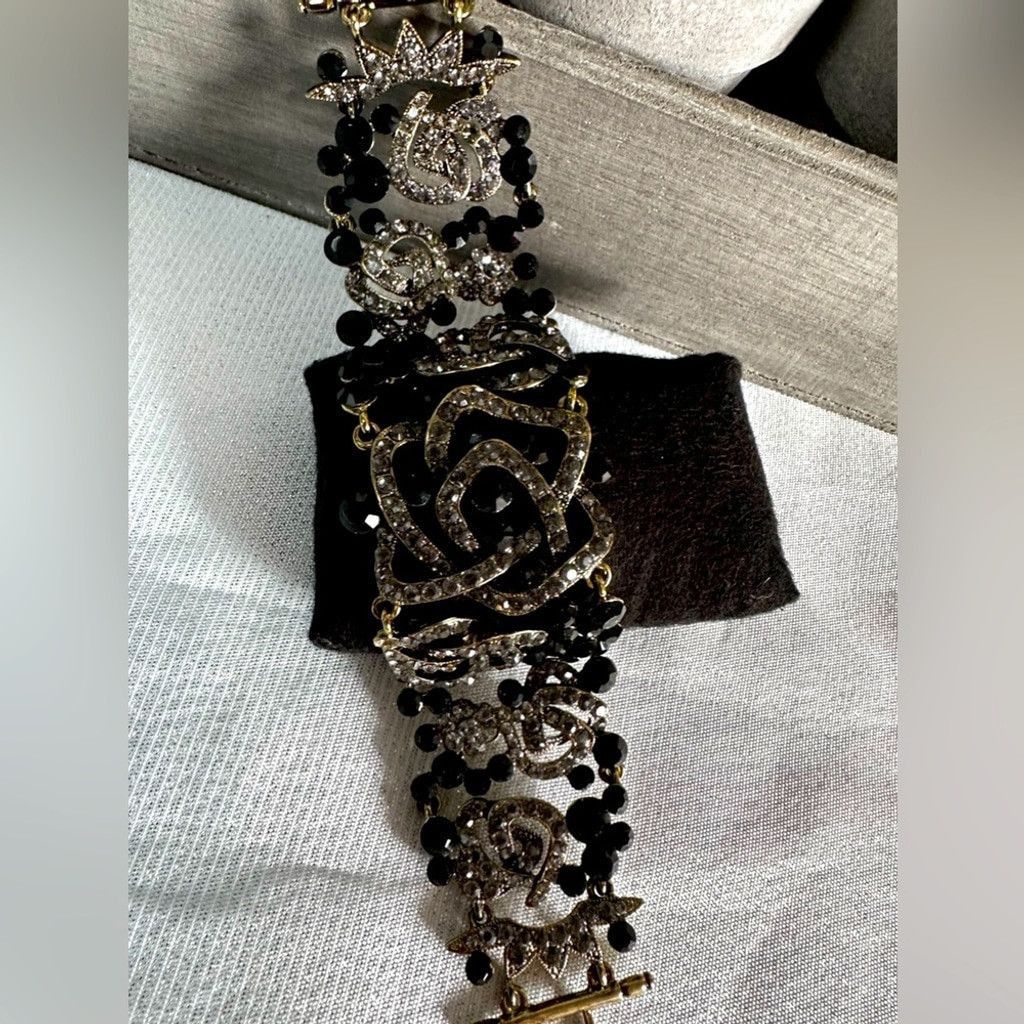 Vintage Fashion Jewelry Gold brass Bracelet with Black rhinestones Size ONE SIZE - 1 Thumbnail