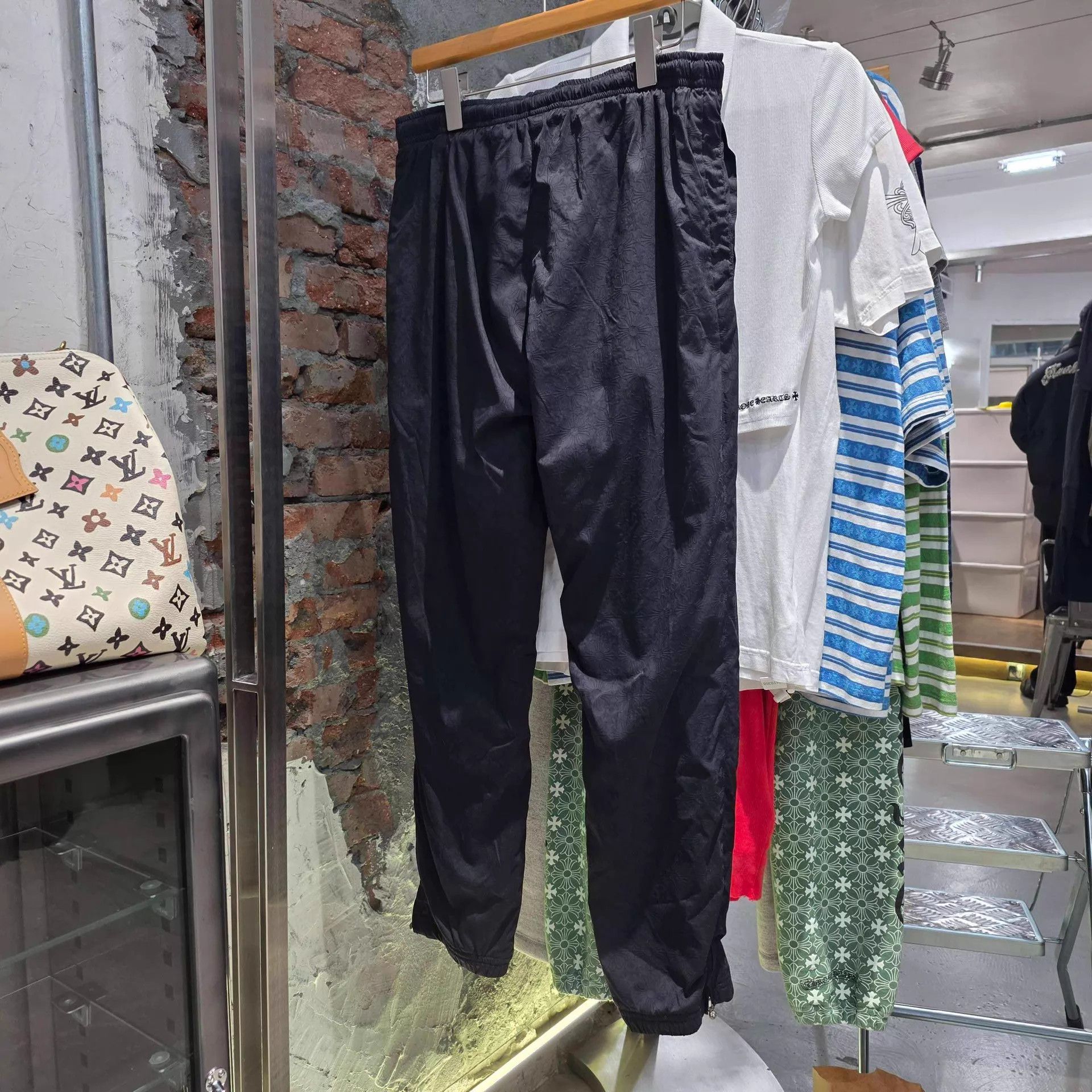 Chrome Hearts Chrome Hearts Black All-Over Print Zip-Cuff Track Pants M Size US 32 / EU 48 - 2 Thumbnail