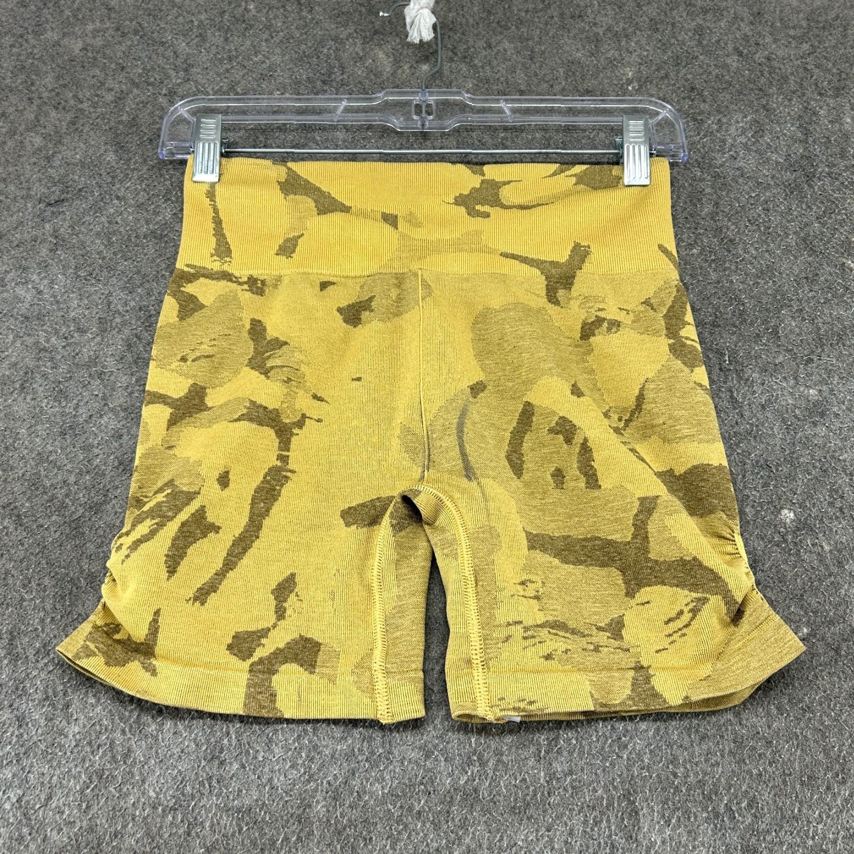 Gymshark VINTAGE Gymshark Shorts Womens M Yellow Camouflage Adapt Seamless Compression Logo Drawstring Athletic Casual Women Size 32" / US 10 / IT 46 - 3 Thumbnail