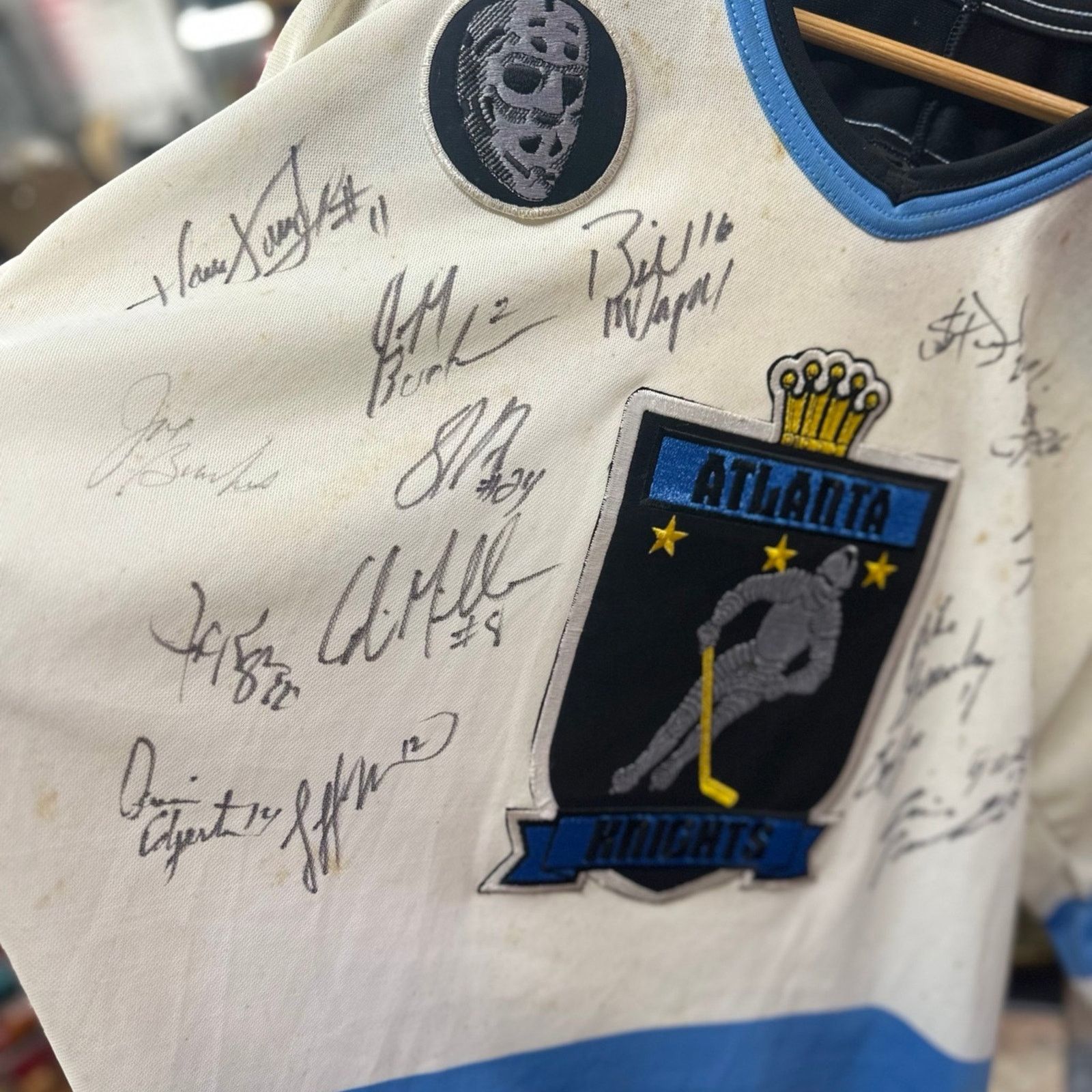 Other RARE ATLANTA KNIGHTS JERSEY SIGNED BY ENTIRE TEAM!! Size US XL / EU 56 / 4 - 2 Thumbnail