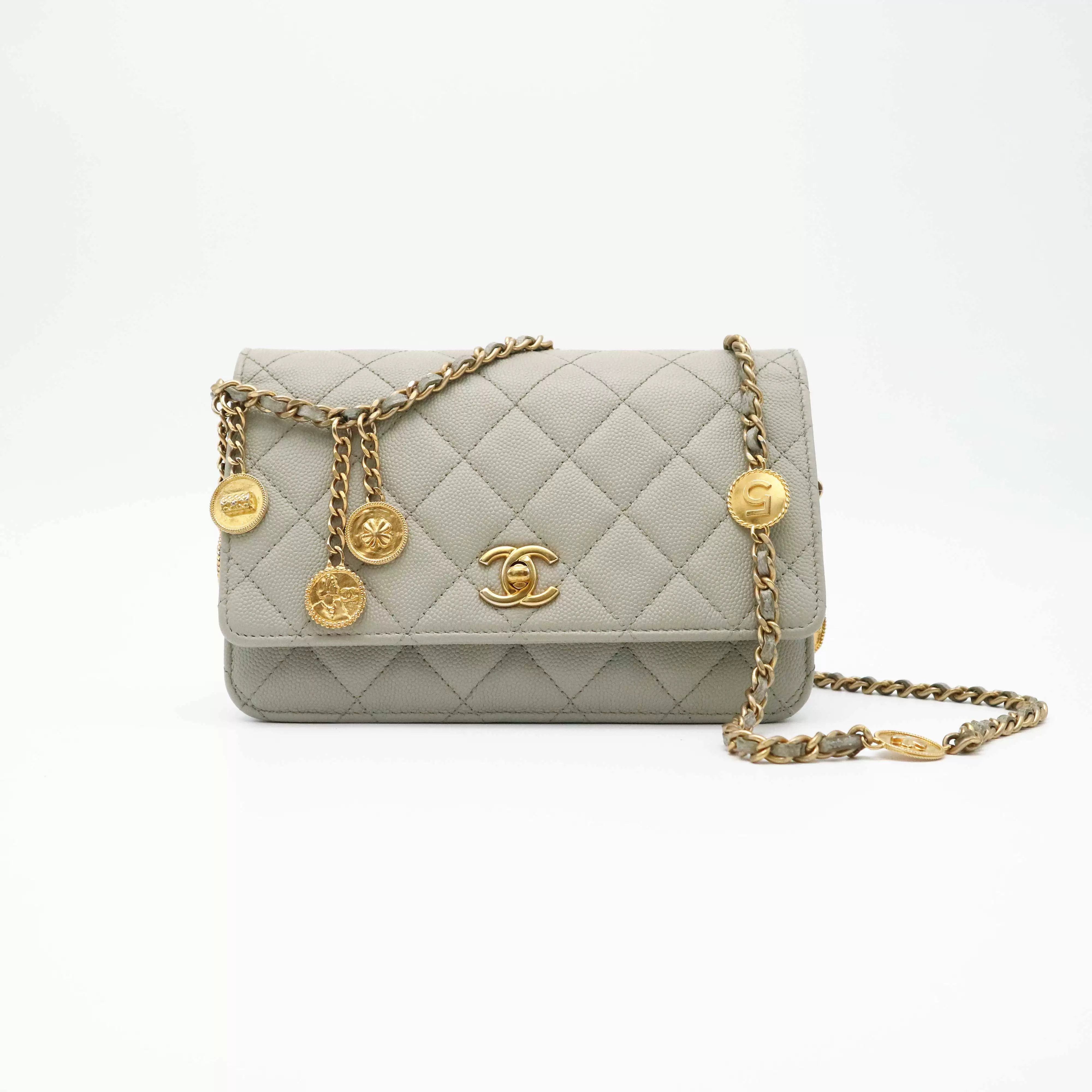 Chanel Pre-loved Bag Very good condition Size ONE SIZE - 1 Thumbnail