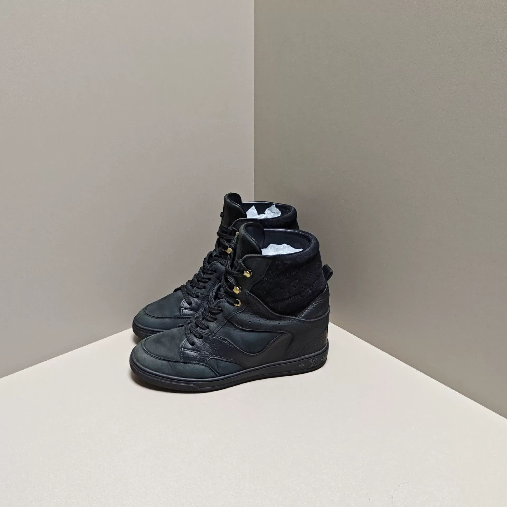 Louis Vuitton Louis Vuitton Boots us_7 Women Size US 7 / IT 37 - 1 Thumbnail