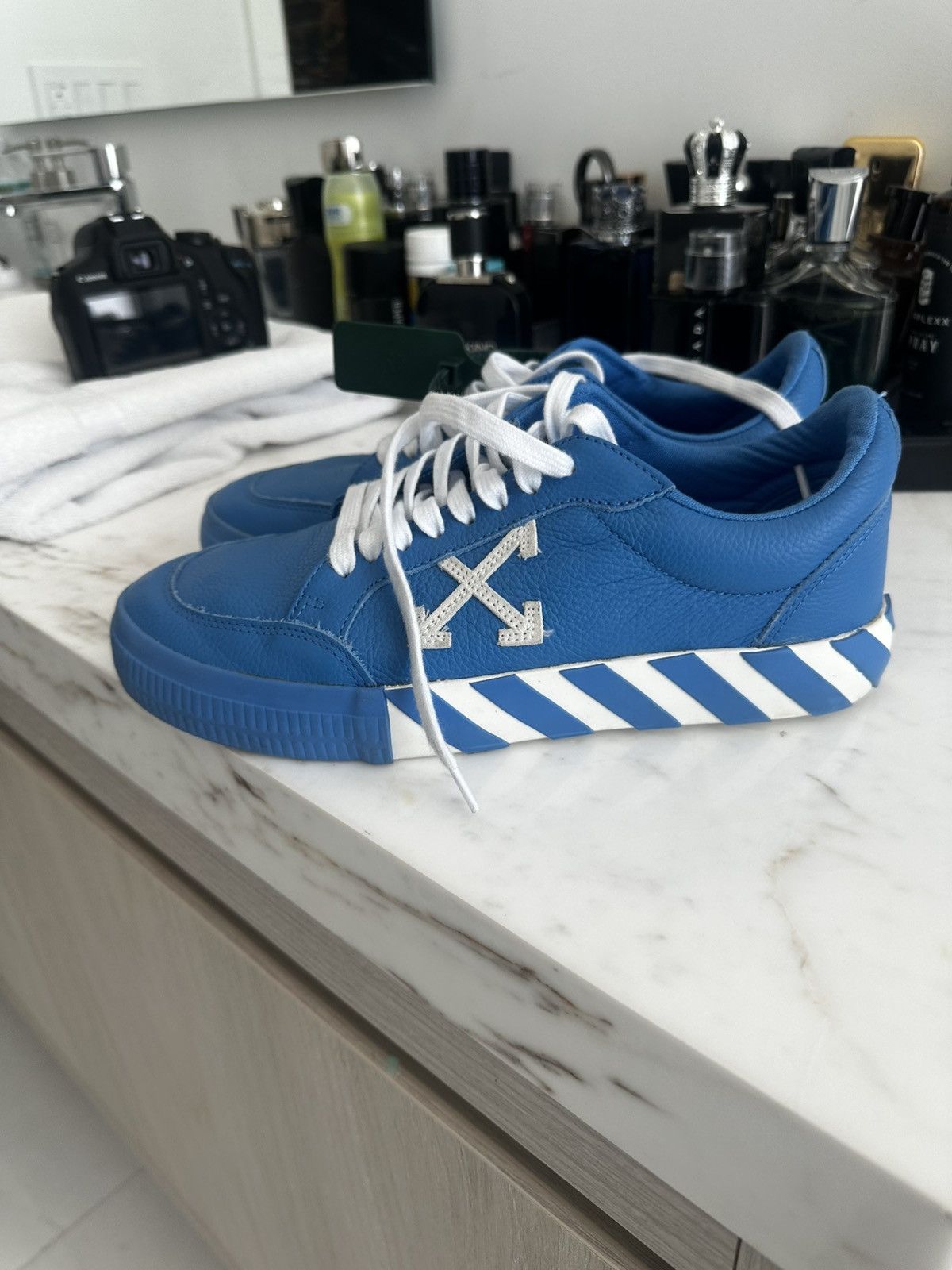 Off White Off-White Vulc Low Leather Shoes in Blue, Men's (Size 8)