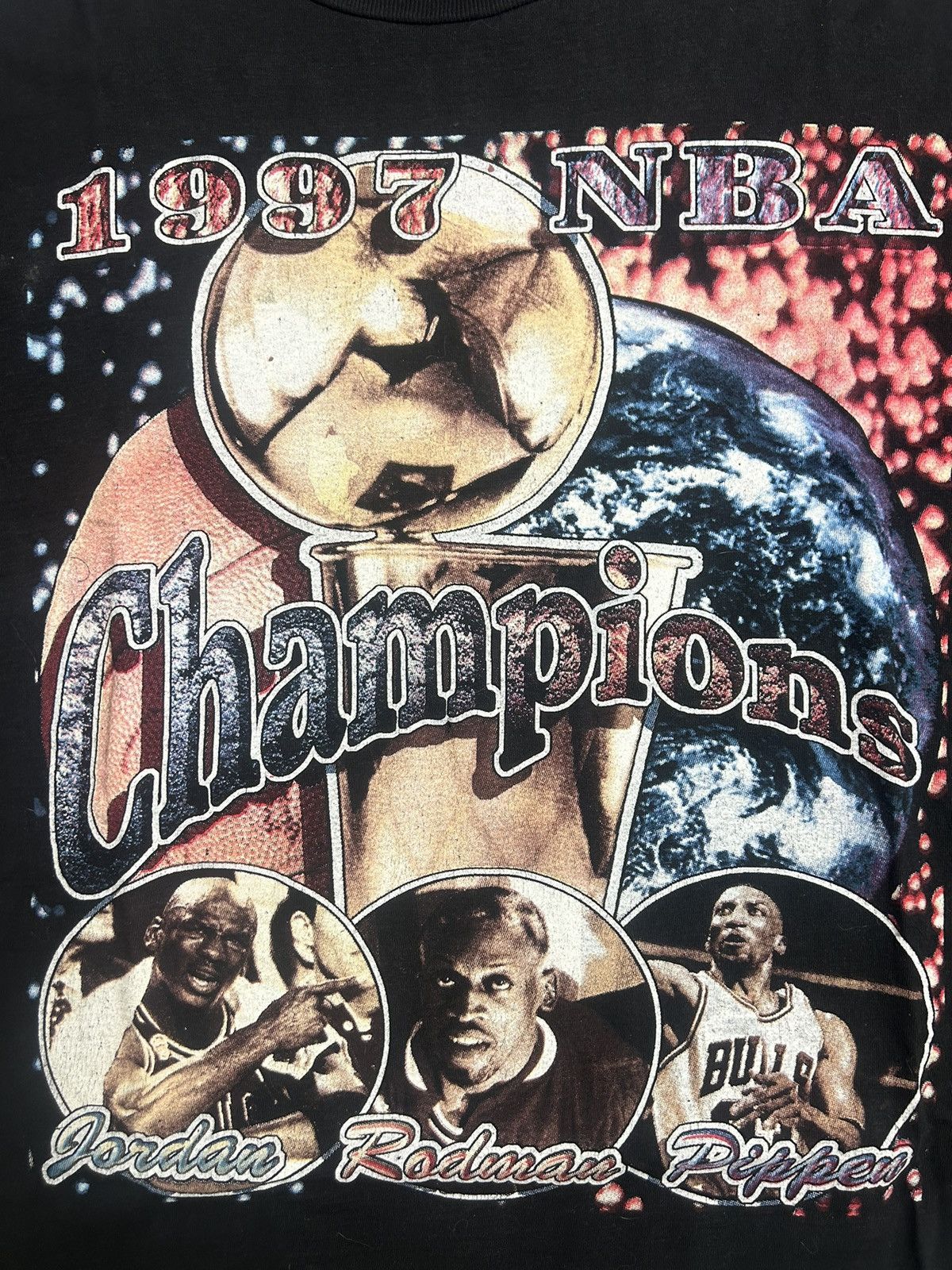 NBA × Vintage Vintage 1997 NBA Chicago Bulls Champions T-Shirt Size US M / EU 48-50 / 2 - 3 Thumbnail