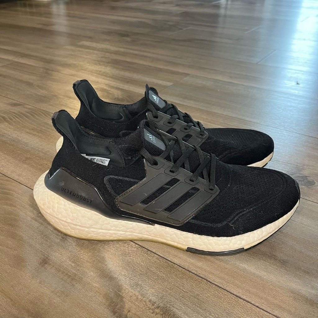 Adidas Adidas UltraBoost Black Athletic Workout Shoe Men 10.5 Size US 10.5 / EU 43-44 - 3 Thumbnail
