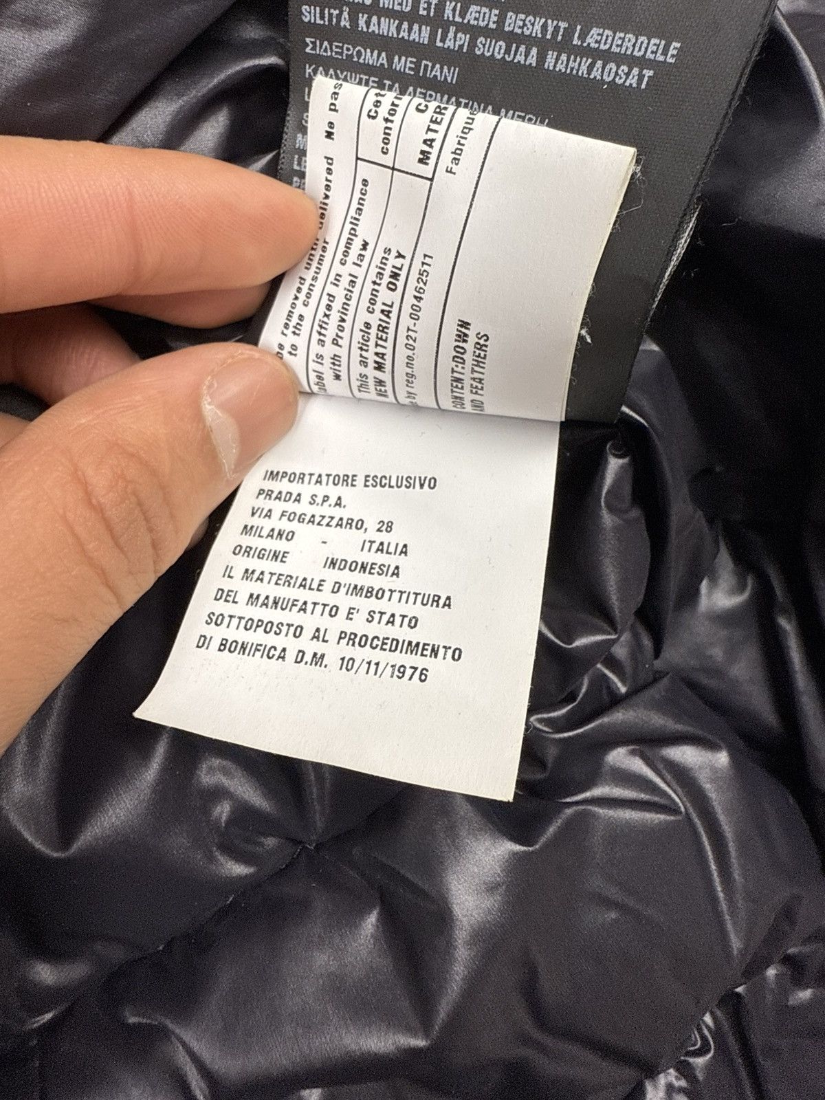 Prada Prada Black Puffer Jacket Winter Outerwear size M Size US M / EU 48-50 / 2 - 19 Thumbnail