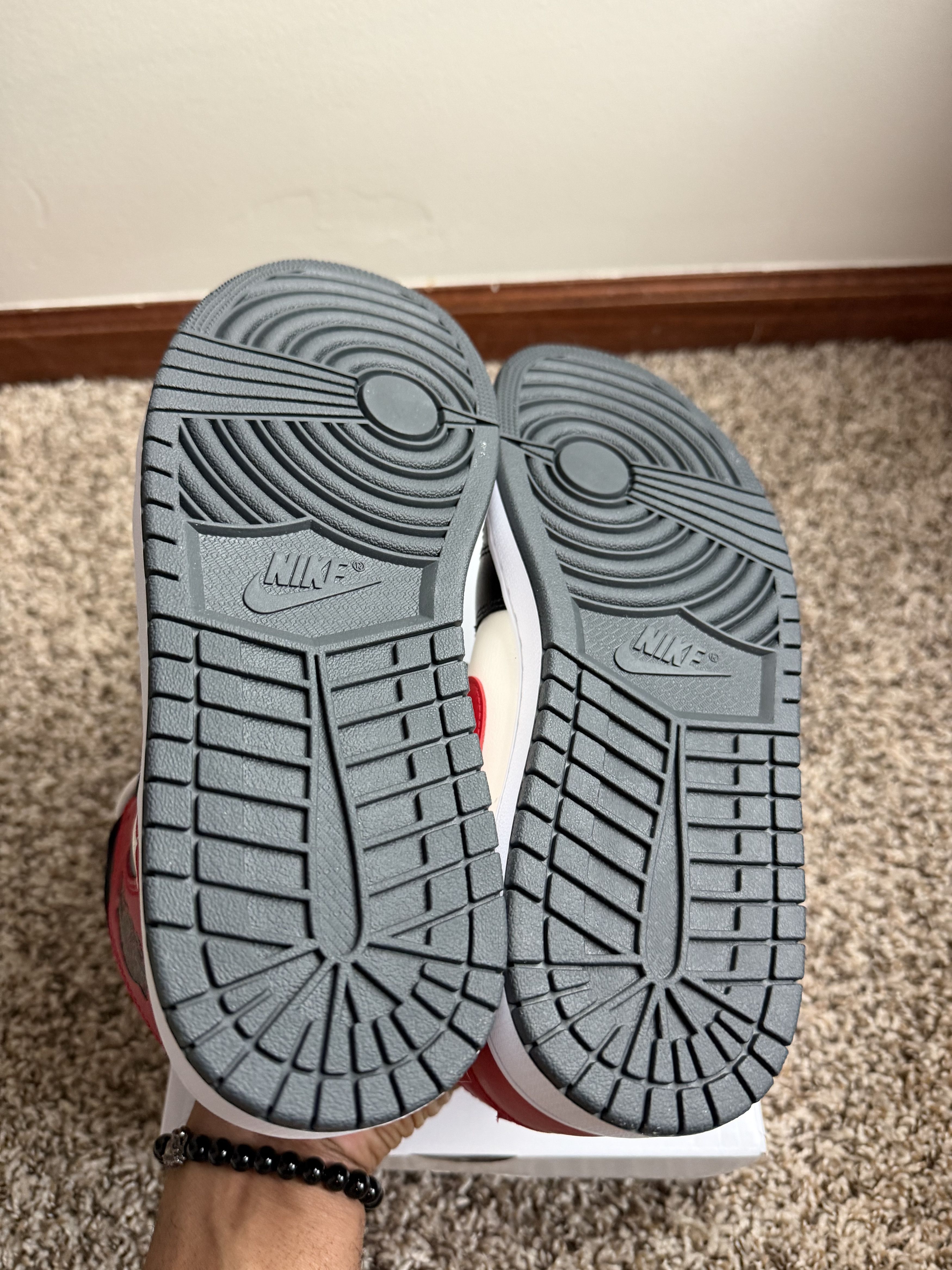 Jordan Brand Nike Air Jordan 1 Mid Shoes Womens Size 10.5 Size US 10.5 / IT 40.5 - 9 Thumbnail