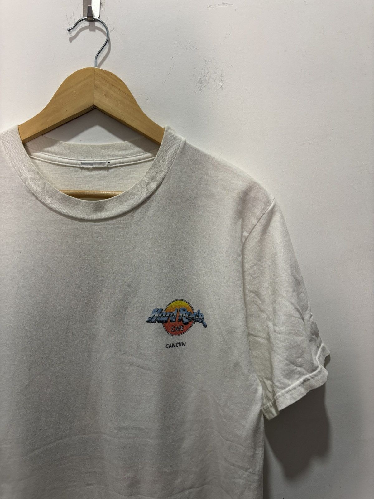 Hard Rock Cafe Vintage Hard Rock Cafe Cancun Tshirt Size US M / EU 48-50 / 2 - 3 Thumbnail