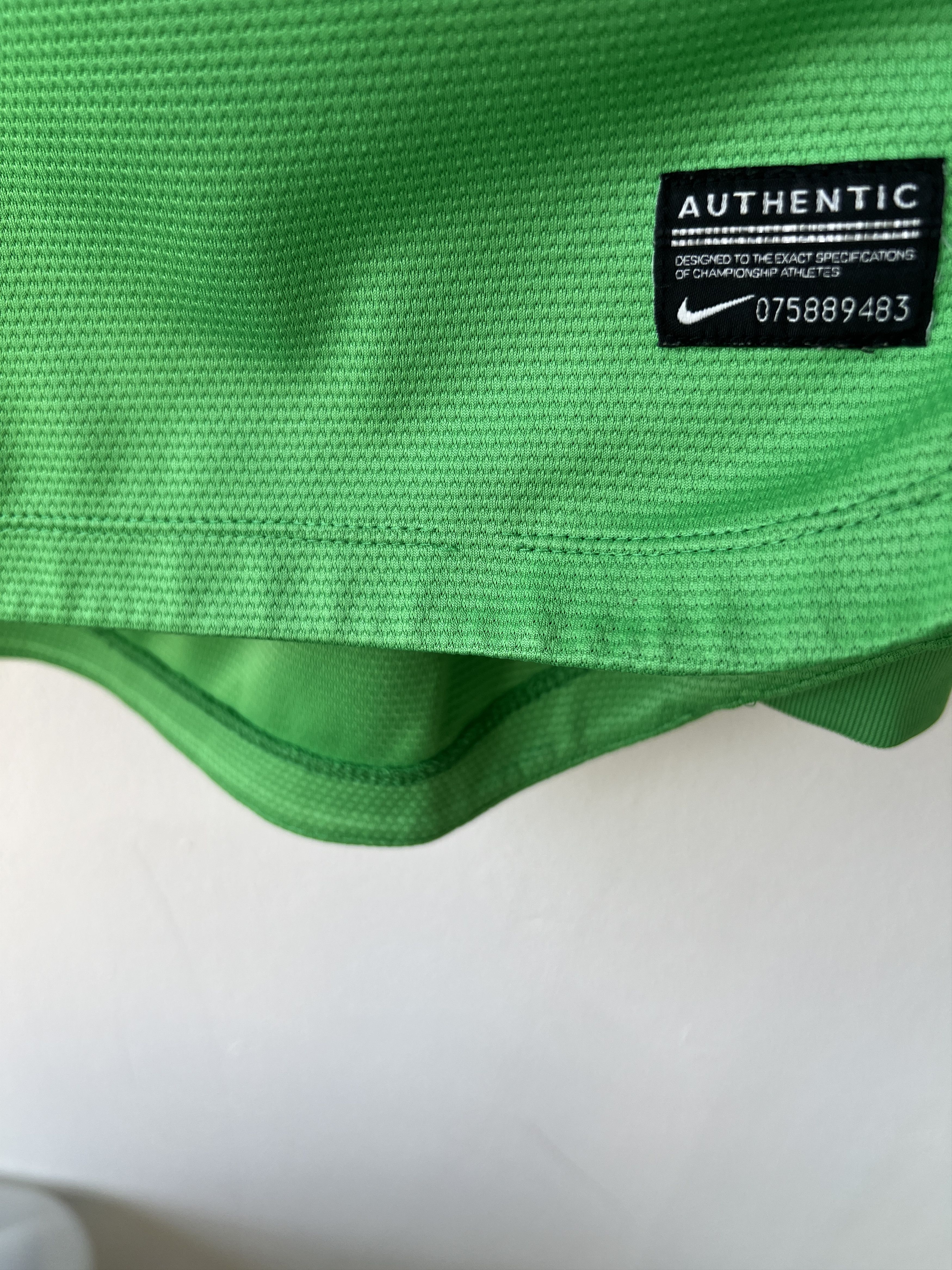 Nike (L) Barcelona 2013-14 GK Player Version kit V. Valdes #1 Size US L / EU 52-54 / 3 - 8 Thumbnail