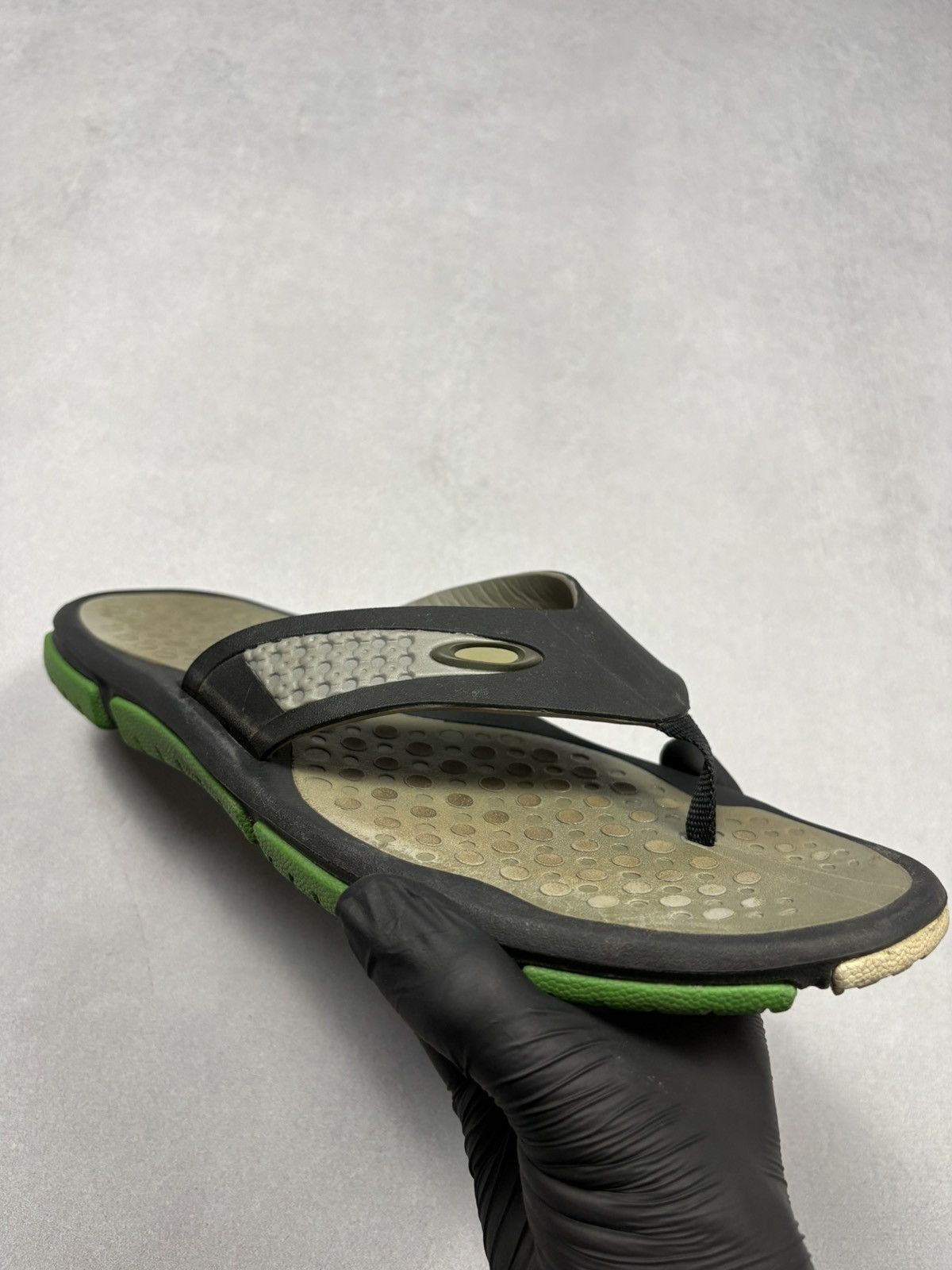 Oakley Oakley Red Code Flip Flops US 11 Black Sport Beach Thong Size US 11 / EU 44 - 10 Thumbnail