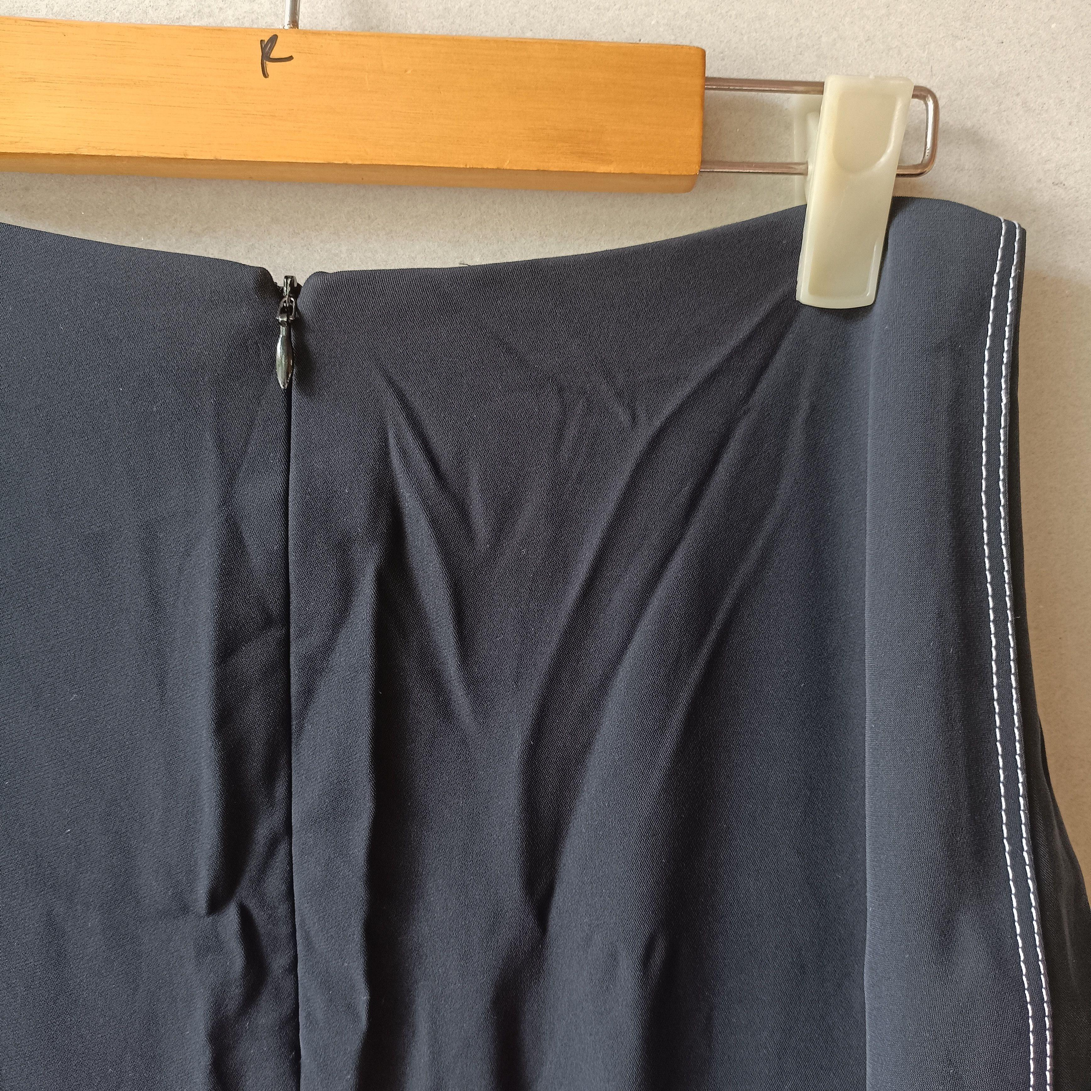 Louis Vuitton Louis Vuitton Skirt blue navy workwear uniformes Size 28" / US 6 / IT 42 - 3 Thumbnail