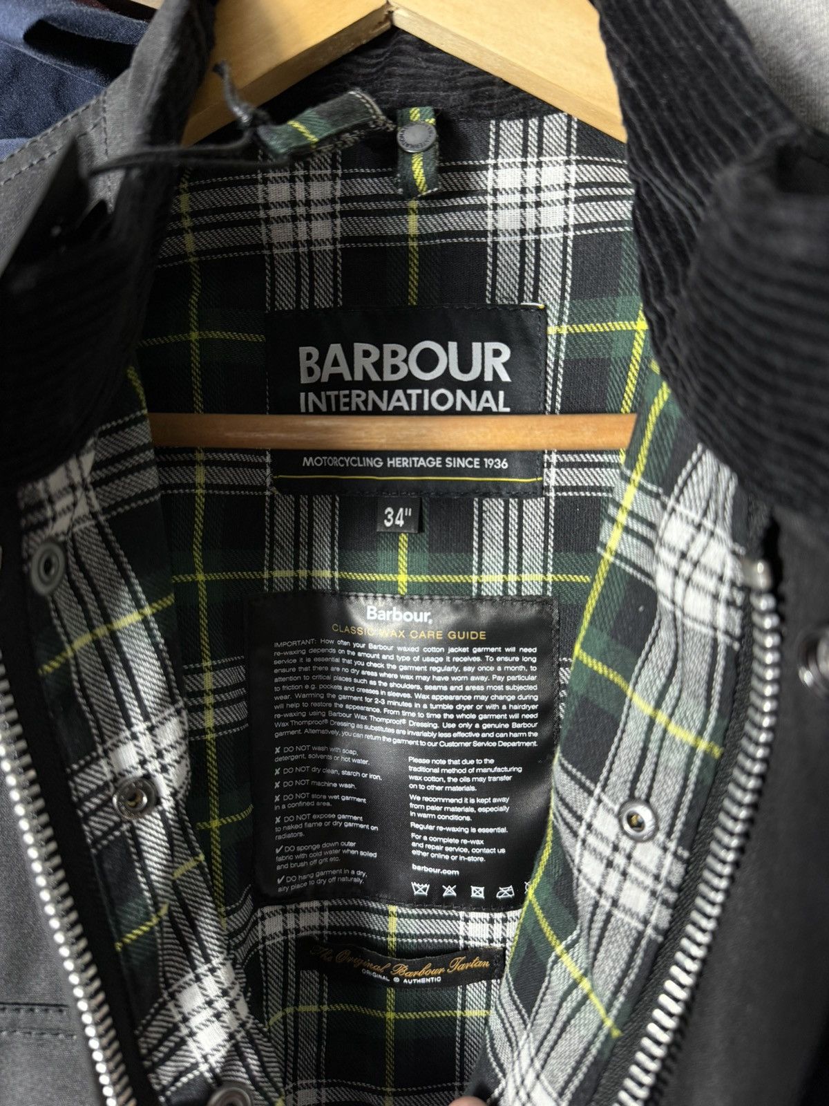 Barbour Barbour International A7 Wax Jacket Black Belted Moto Biker Size US M / EU 48-50 / 2 - 15 Thumbnail