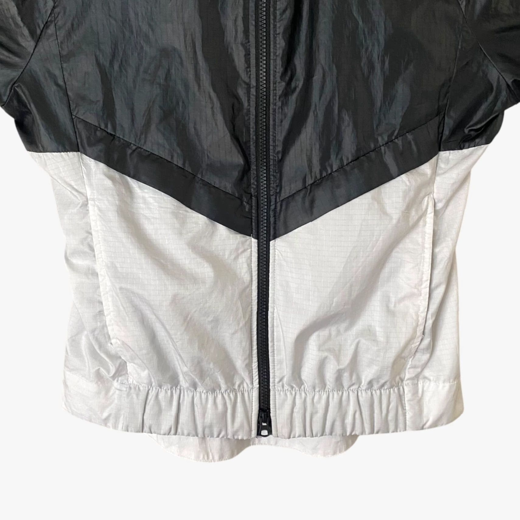 Nike Nike Windrunner Full-Zip Jacket Black & White Women's Small Windbreaker Hoodie Size S / US 4 / IT 40 - 7 Thumbnail