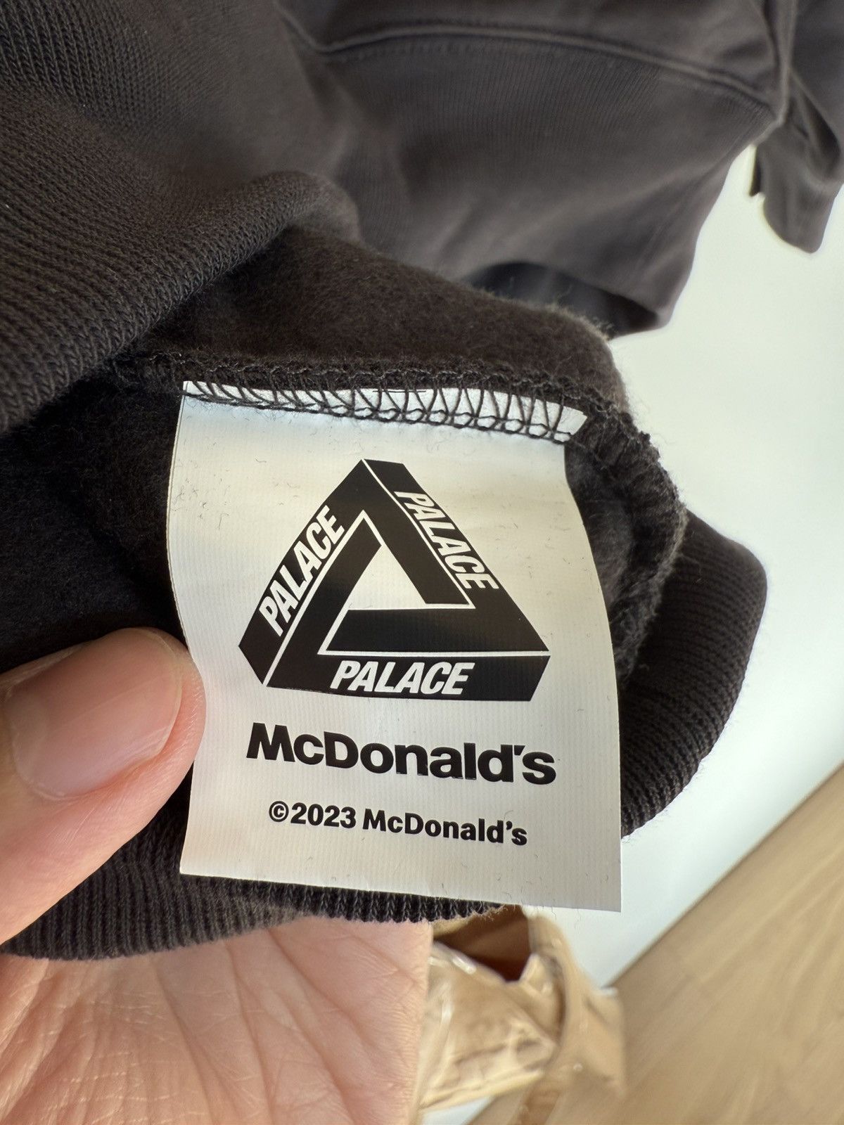 Palace Palace x McDonald's Logo Hood Size US XL / EU 56 / 4 - 5 Thumbnail