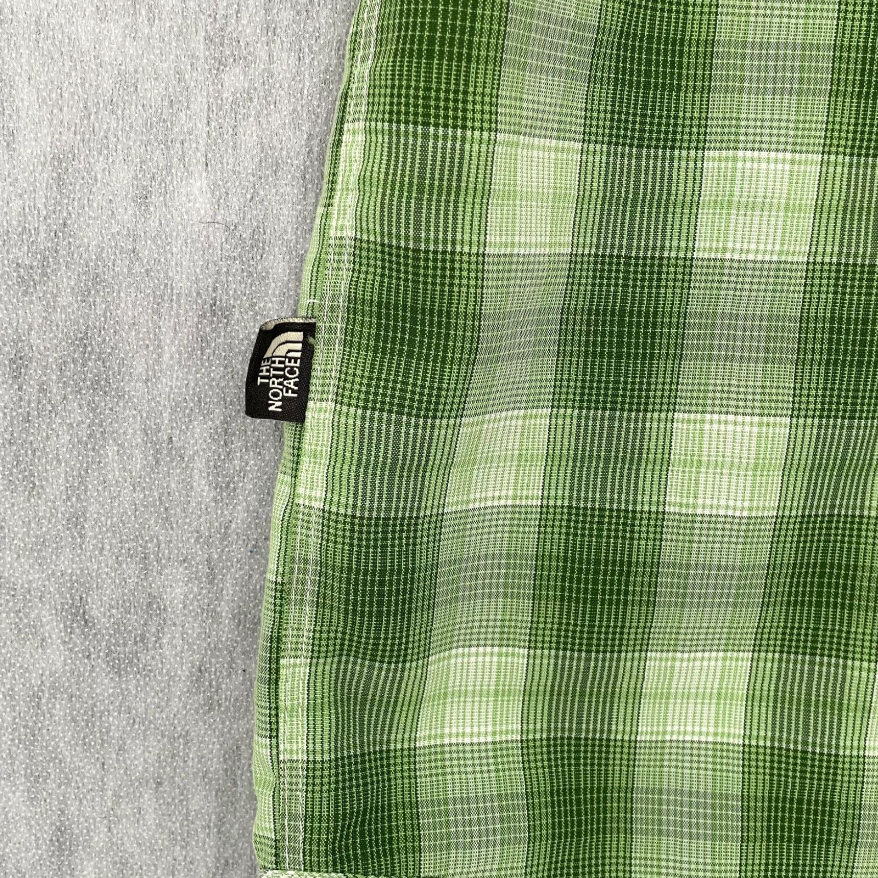 The North Face The North Face Button-Up The North Face Shirt Men Plaid Button Up Casual Short Sleeve Outdoor Logo Pockets Green Medium Adult Size US M / EU 48-50 / 2 - 3 Thumbnail