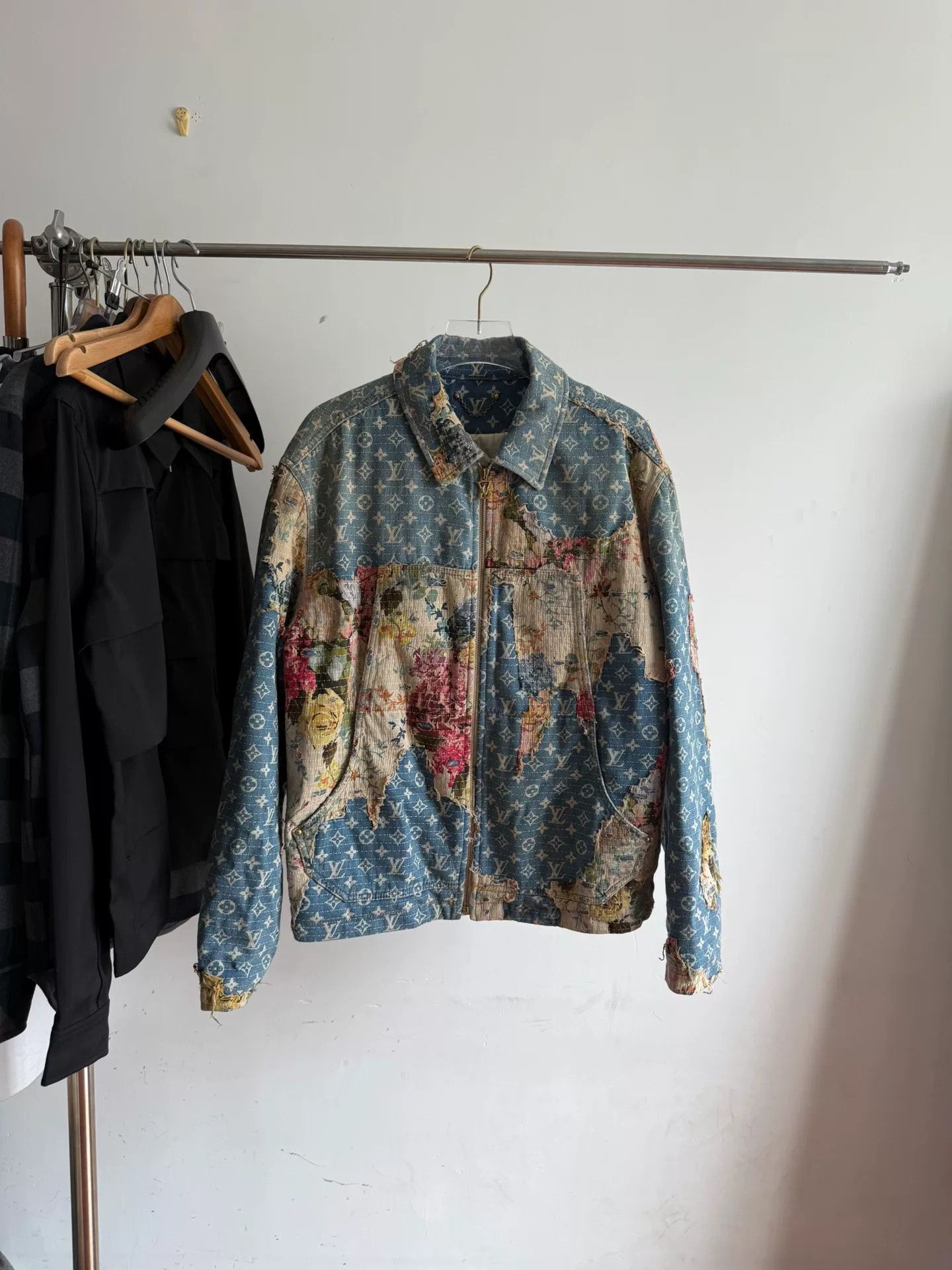 Louis Vuitton Louis Vuitton Floral Embroidered Denim Jacket Size US M / EU 48-50 / 2 - 1 Thumbnail