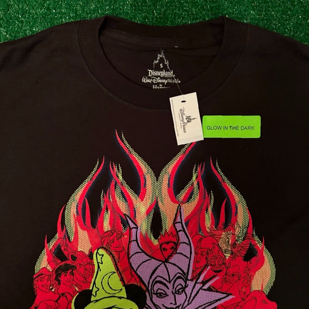 Disney VINTAGE Disney World Mickey Mouse Villains Halloween Shirt Mens Small Black 2014 Fantasmic New NWT Size US S / EU 44-46 / 1 - 2 Thumbnail