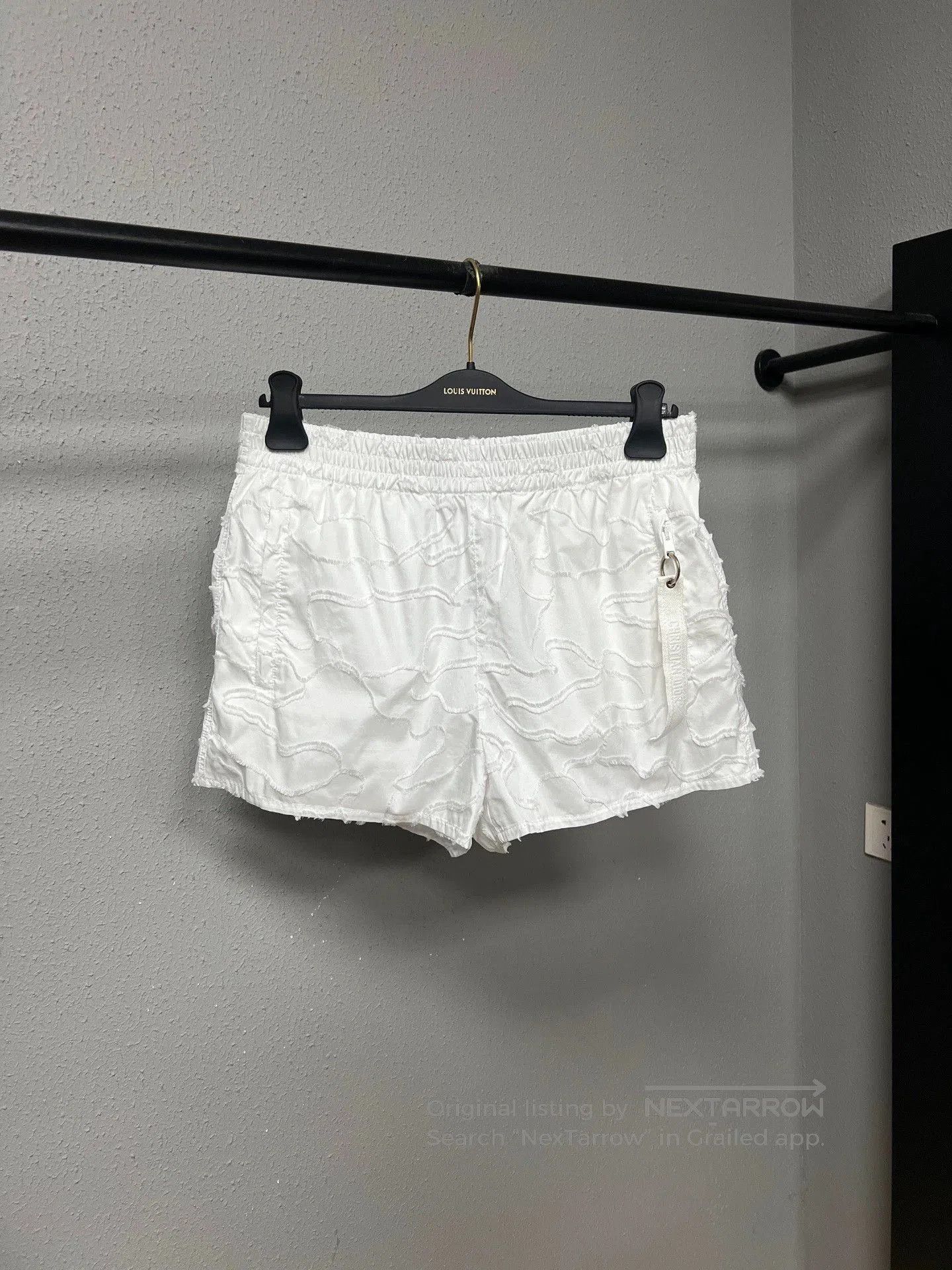 Dior Dior浮雕短裤 in White Color. Size US 40 / EU 56 - 1 Thumbnail