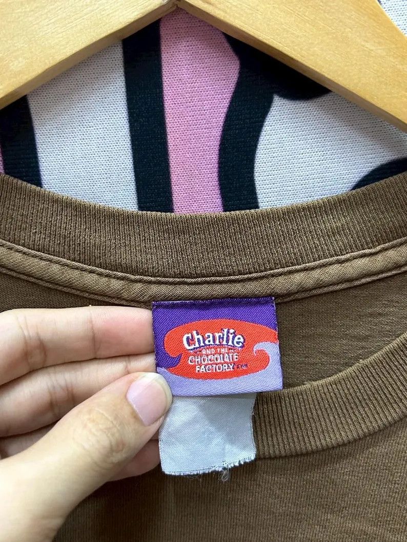 Vintage VTG 2000s Charlie and the Chocolate Factory tshirt size XL Size US XL / EU 56 / 4 - 6 Thumbnail