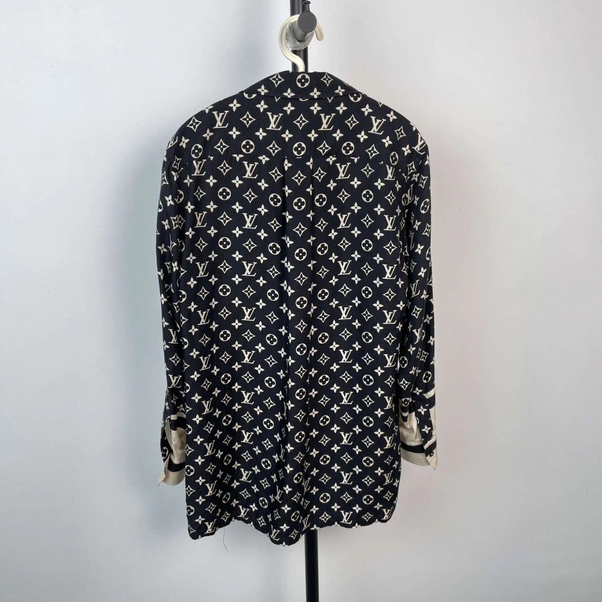 Louis Vuitton LV silk all over logo color blocked shirt 34 Size XS / US 0-2 / IT 36-38 - 2 Thumbnail