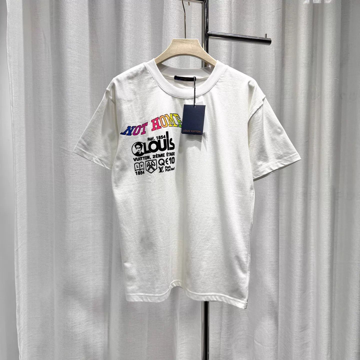 Louis Vuitton LV White Short Sleeve Tee M Tornado Flocked Logo Colorful Size US M / EU 48-50 / 2 - 1 Thumbnail