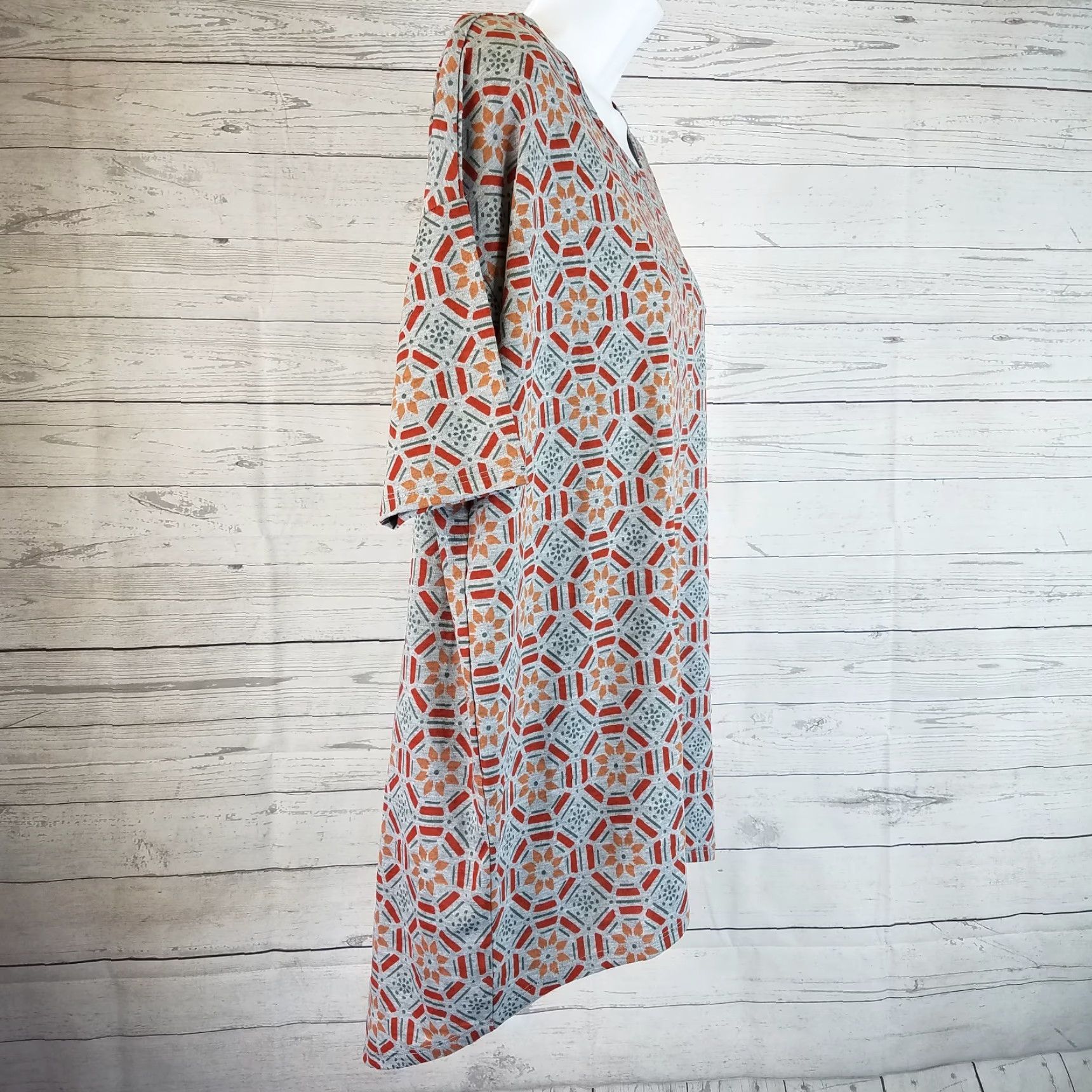 Vintage VINTAGE LuLaRoe Womens Irma Top Sz Small Gray Orange Geometric Short Sleeve Size S / US 4 / IT 40 - 3 Thumbnail