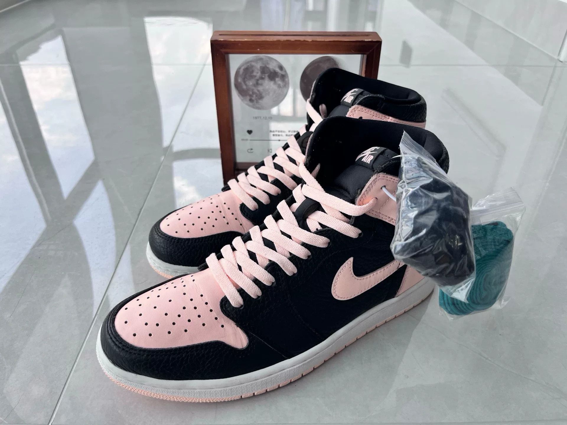 Nike Nike AJ1 Pink Lowtop Sneakers 12 Men Size US 12 / EU 45 - 1 Thumbnail