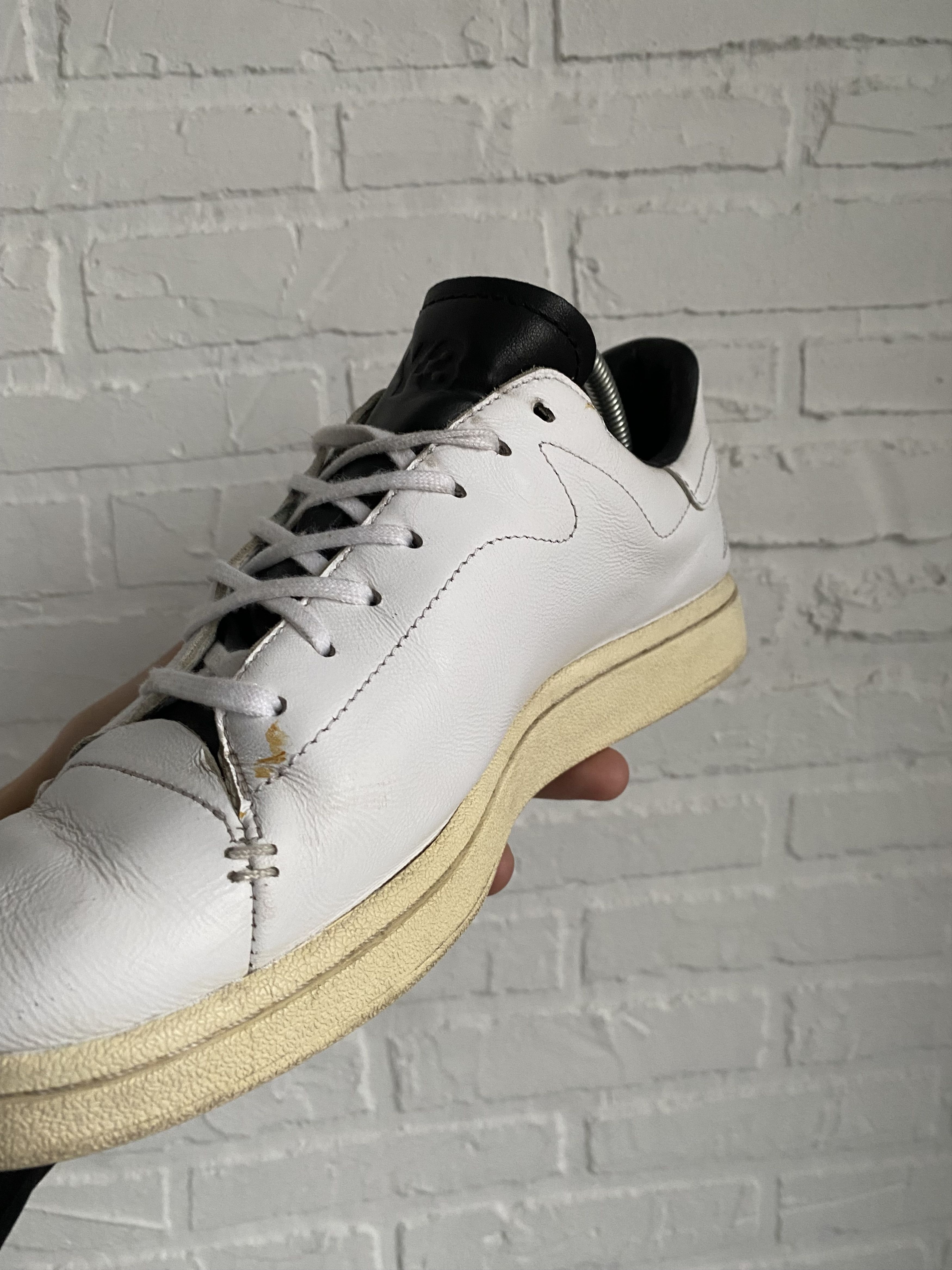 Y-3 × Yohji Yamamoto y-3 x Yohji Yamamoto court embroidered logo sneakers Size US 9 / EU 42 - 10 Thumbnail