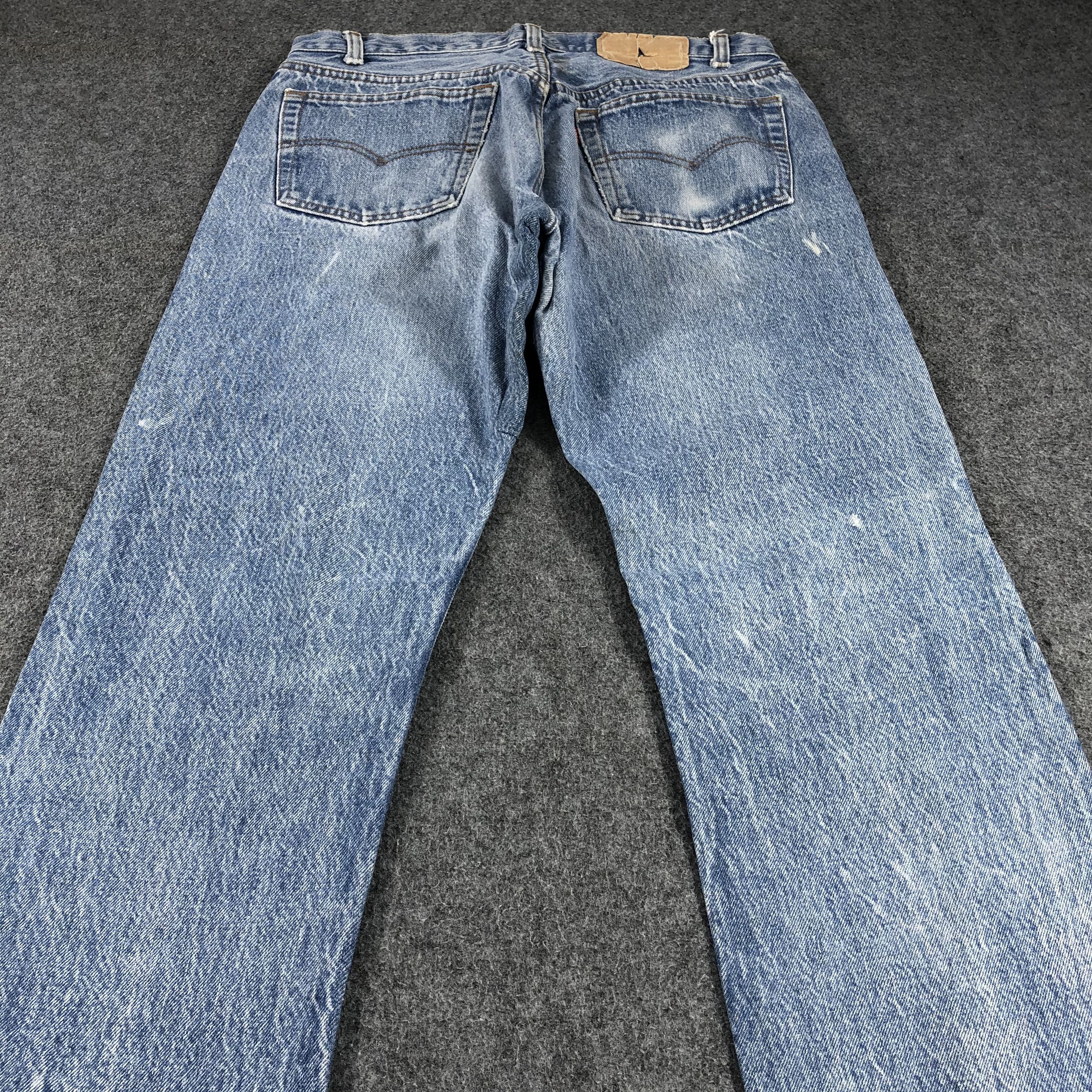 Levi's Vintage 80s Light Wash Levis 501 Jeans-JM868 Size US 32 / EU 48 - 4 Thumbnail