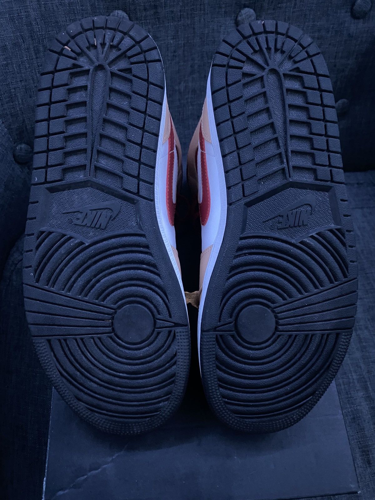Jordan Brand × Nike Jordan 1 mid Size US 9 / EU 42 - 3 Thumbnail