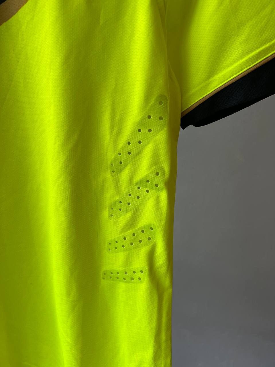 Sports Specialties 2017/18 TELSTAR KELME PLAYER ISSUED SOCCER JERSEY SHIRT SZ M Size US M / EU 48-50 / 2 - 10 Thumbnail