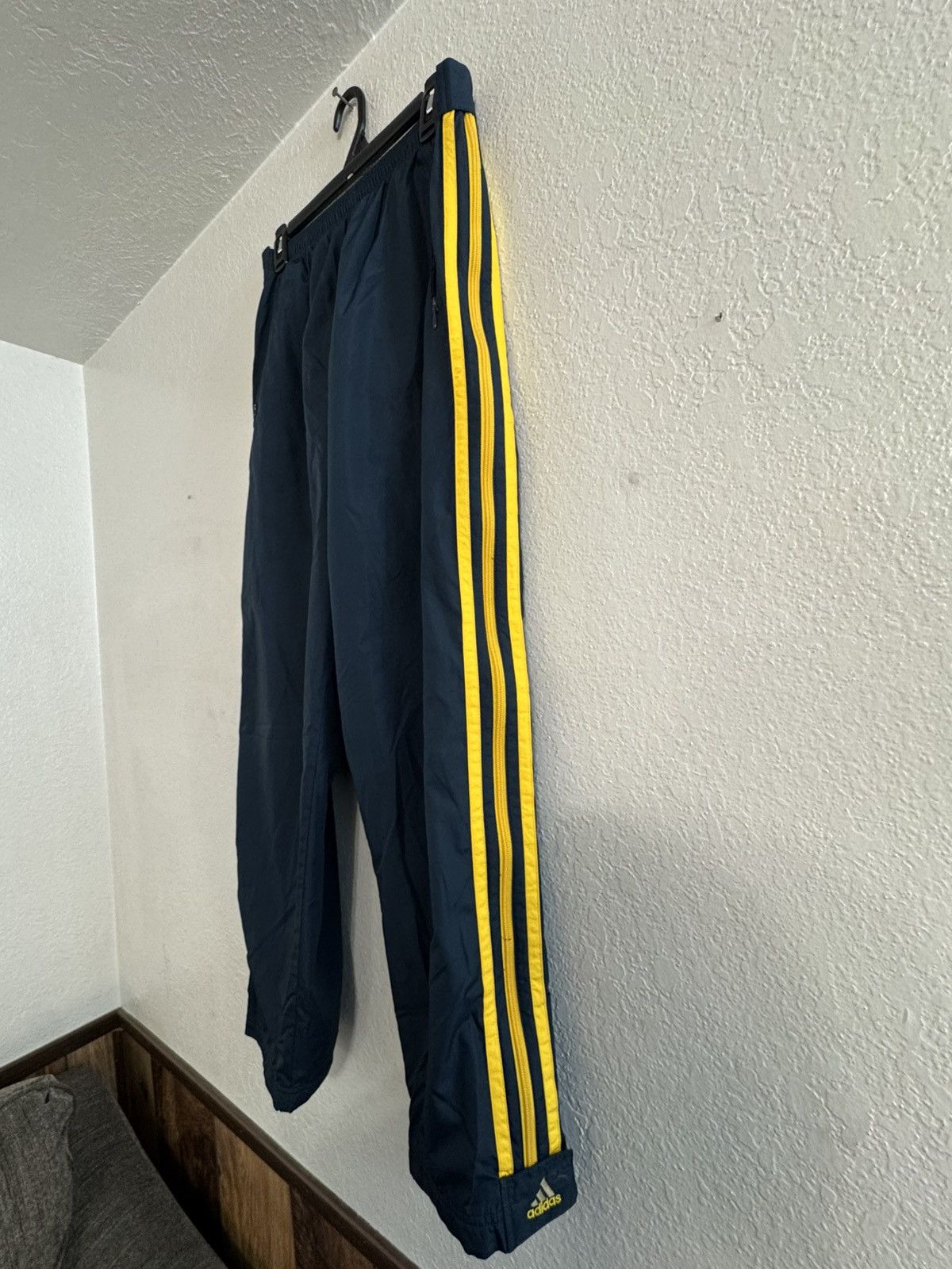 Adidas Adidas track pants Size US 32 / EU 48 - 2 Thumbnail