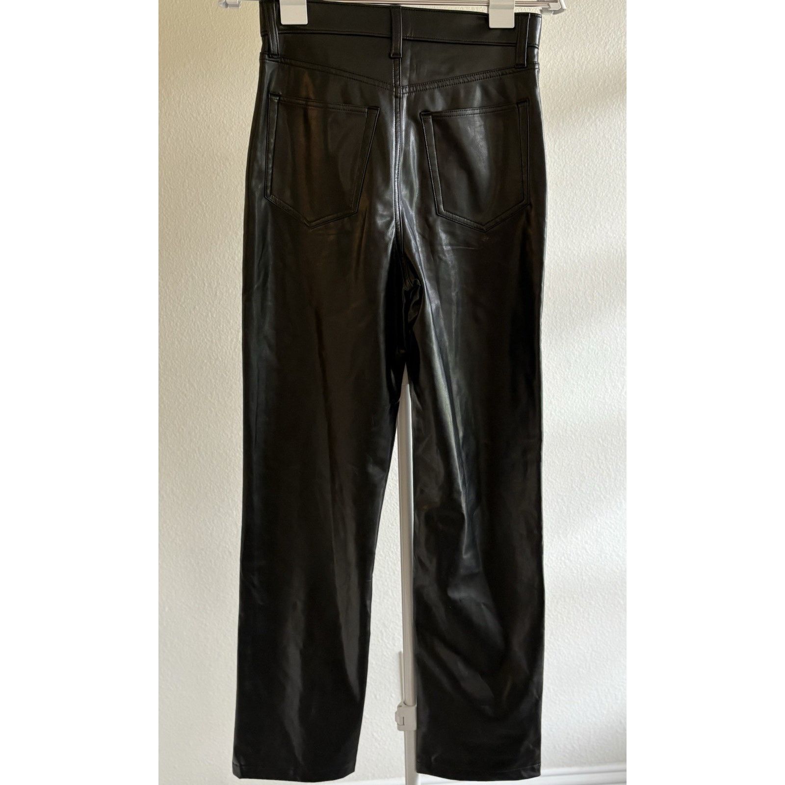 Abercrombie & Fitch A&F Straight Ultra High Rise Vegan Leather Pants 27/4 Size 27" / US 4 / IT 40 - 6 Thumbnail