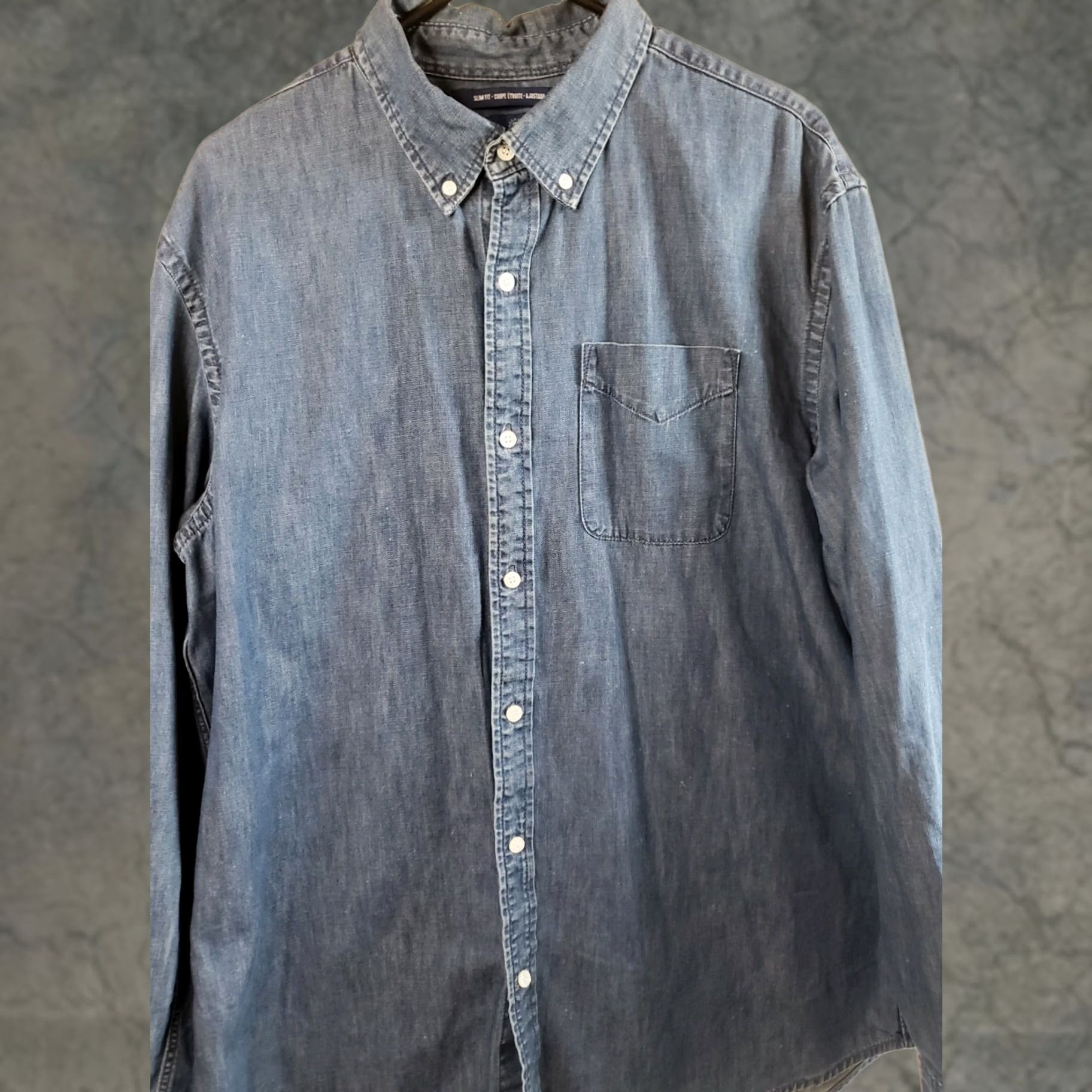 Old Navy Old Navy Denim Shirt Men XL Blue Long Sleeve Button-Up Collared Pocket Casual Classic Crochet? Size US XL / EU 56 / 4 - 1 Thumbnail