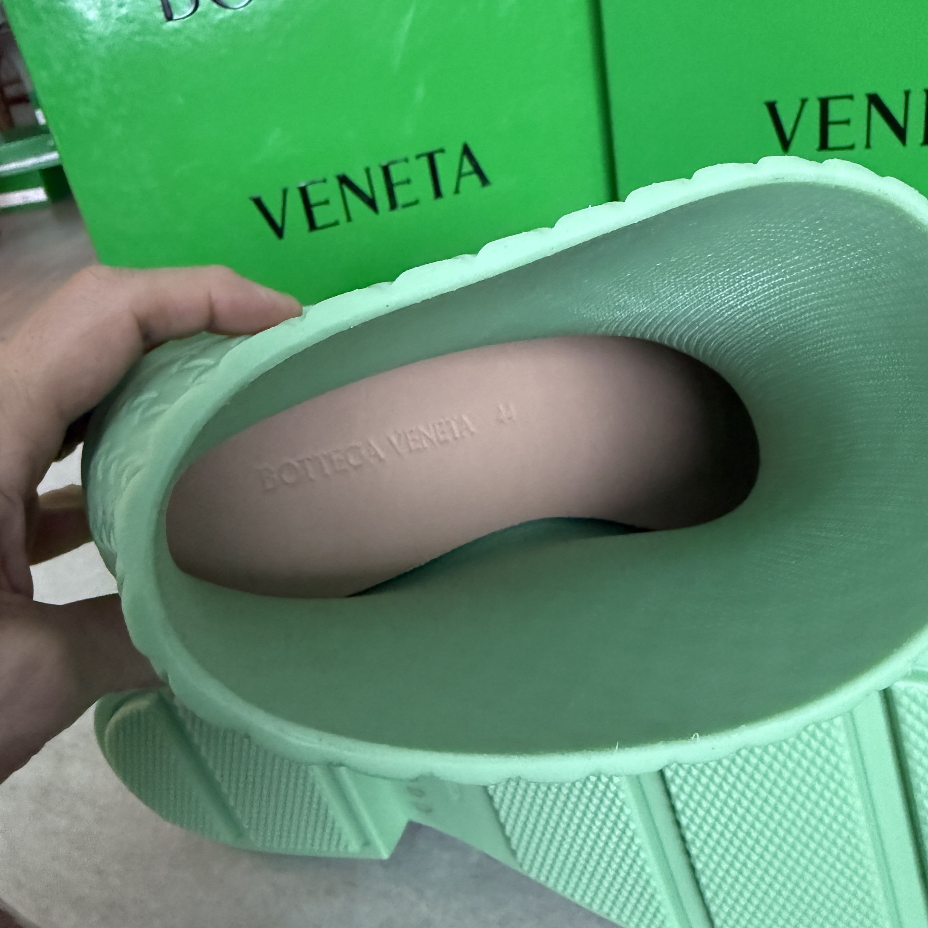 Bottega Veneta Bottega Veneta 763725 Green Men's Rubber Fireman Boots, 42 Size US 10 / EU 43 - 6 Thumbnail