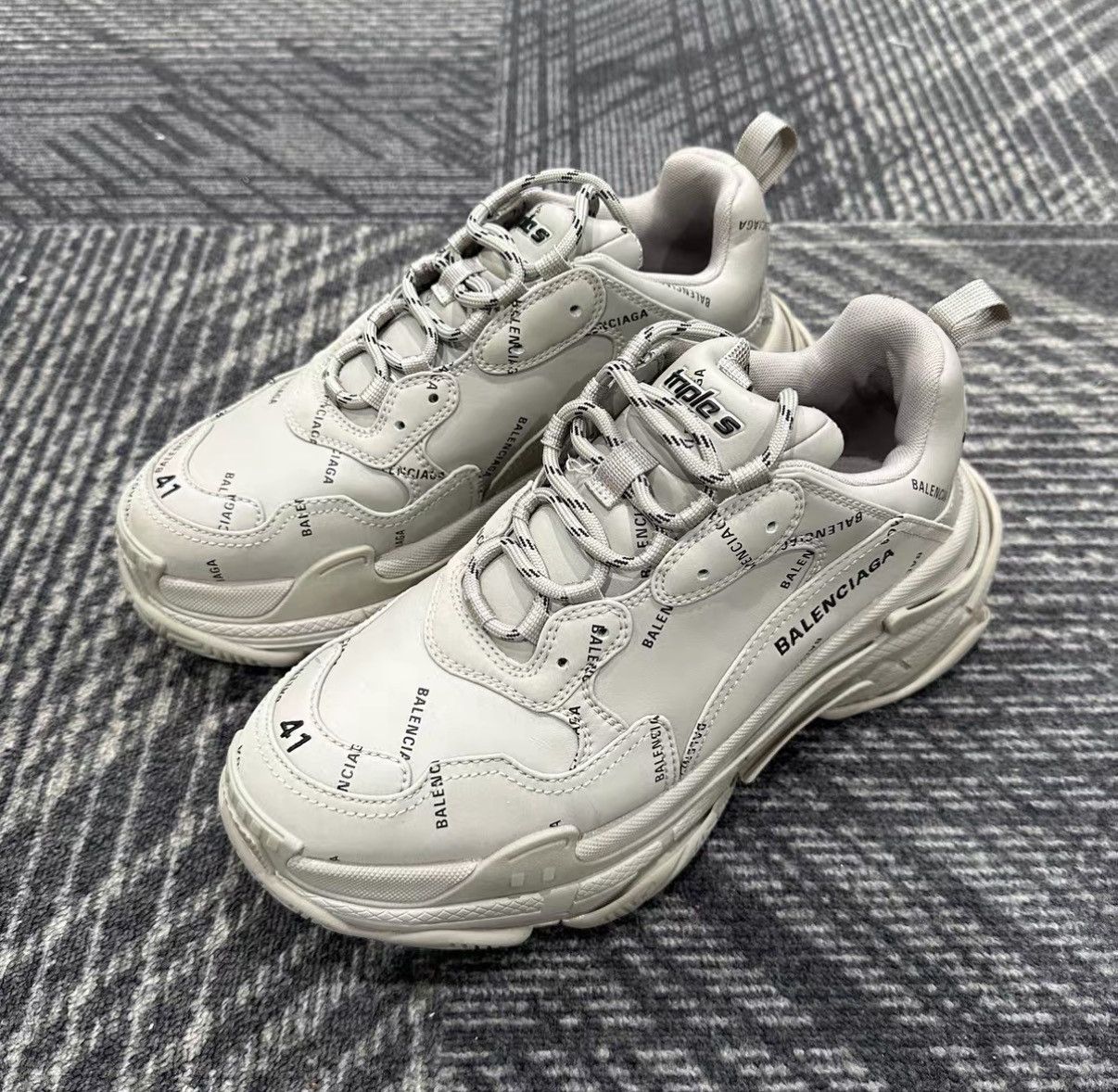 Balenciaga Balenciaga Triple S Grey Graffiti Sneakers J42 Size US 8 / EU 41 - 1 Thumbnail