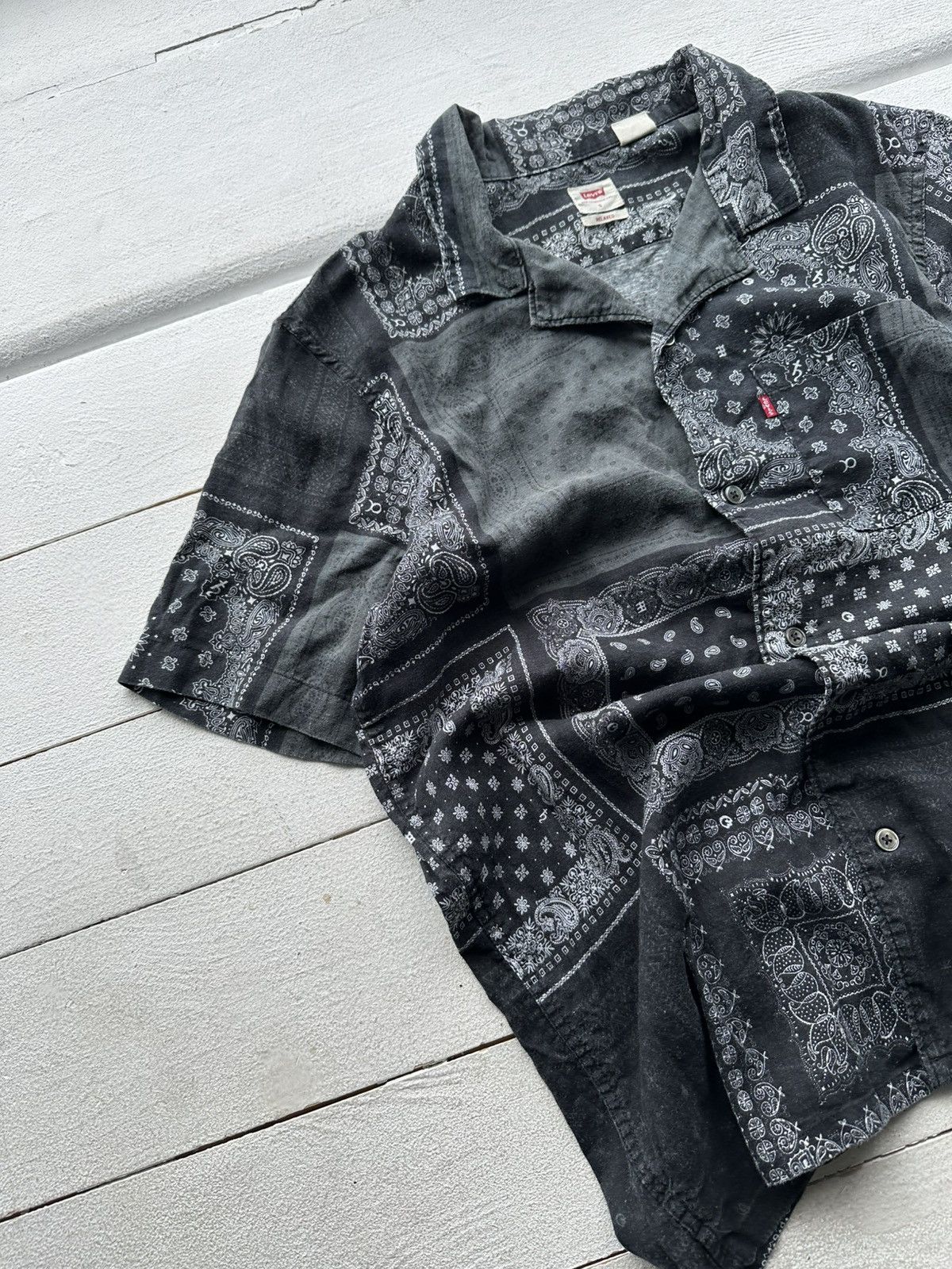 Levi's × Levi's Vintage Clothing × Vintage 🚨Vintage Levi’s BANDANA PRINT Black Button Longsleeve HAWAII Size US S / EU 44-46 / 1 - 2 Thumbnail