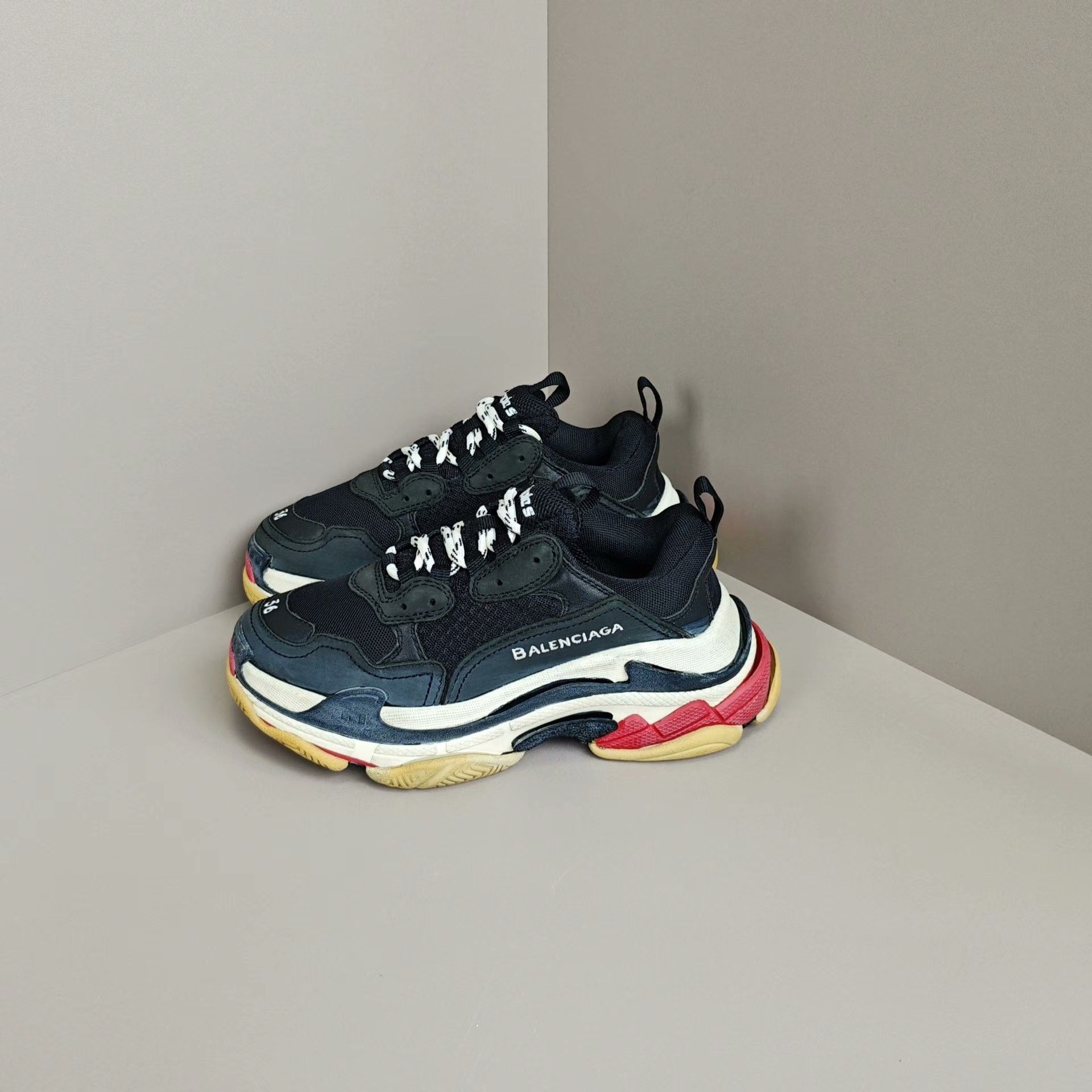 Balenciaga Balenciaga Lowtop Sneakers us_6 Women Size US 6 / IT 36 - 1 Thumbnail