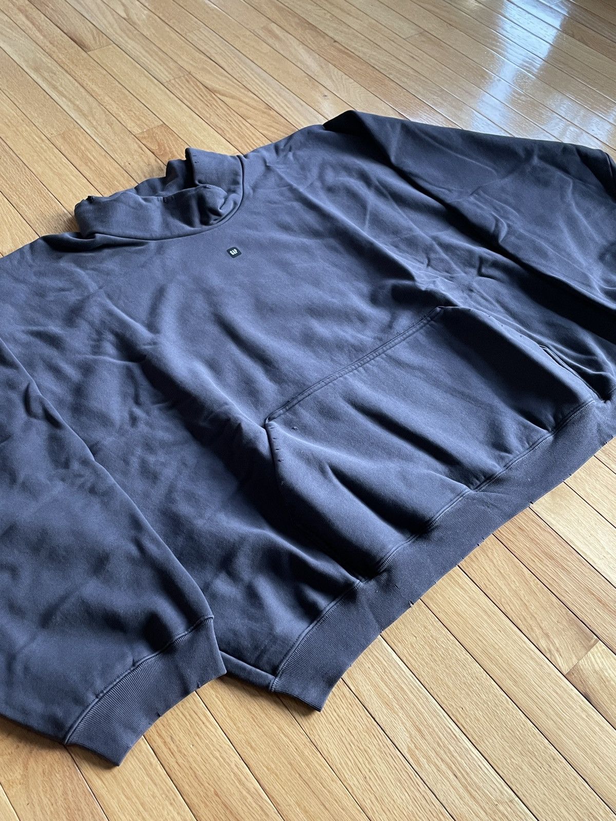 Balenciaga × Gap × Kanye West Yeezy Gap Balenciaga High Neck Distressed Mockneck Sweater Size US XL / EU 56 / 4 - 3 Thumbnail