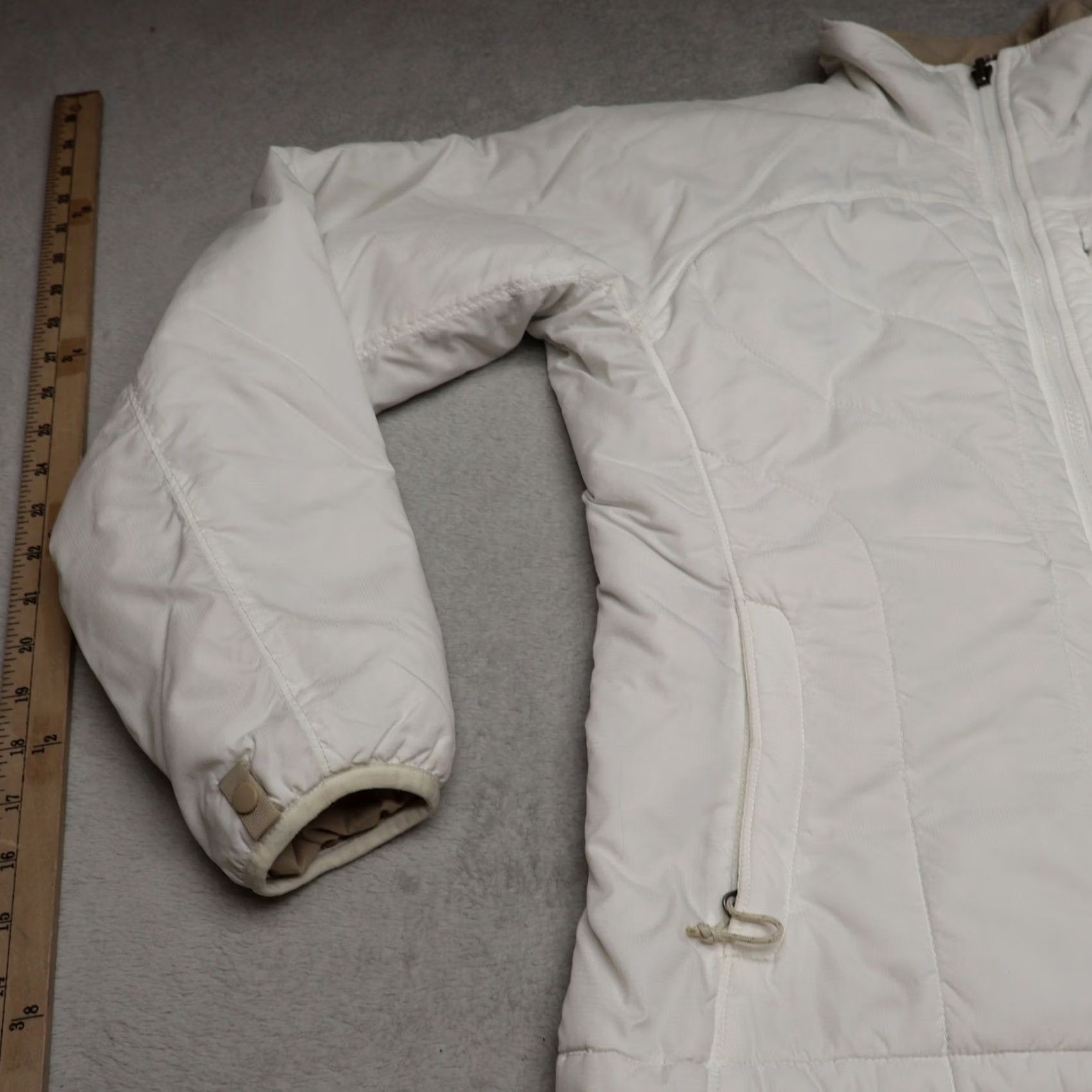 The North Face VINTAGE North Face Jacket Women XS White Insulated Wind Rain Light Winter Puffer Outdoor Size XS / US 0-2 / IT 36-38 - 2 Thumbnail