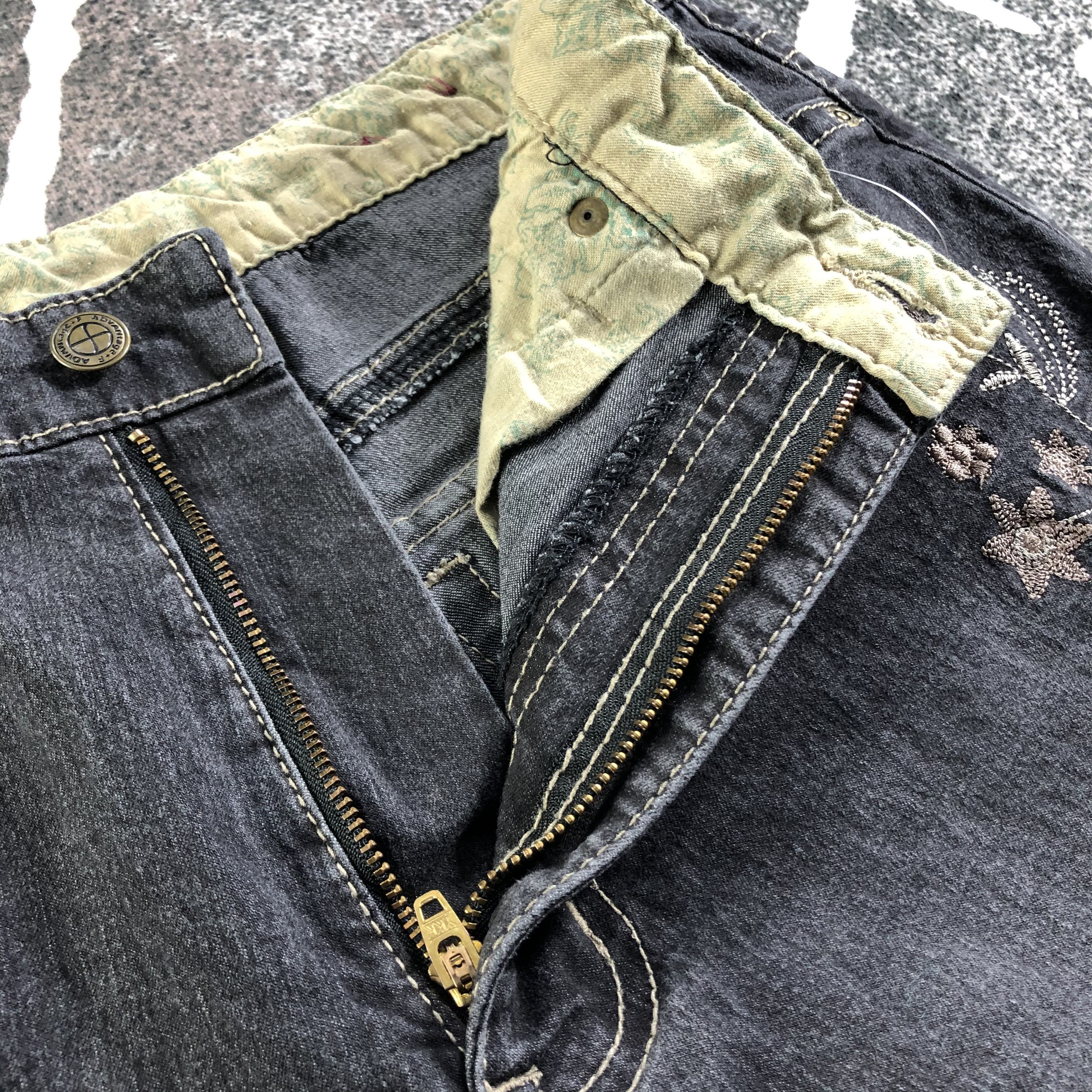 Japanese Brand Japanese Brand Flared Jeans Embroidery Denim KJ2955 Size US 30 / EU 46 - 8 Thumbnail