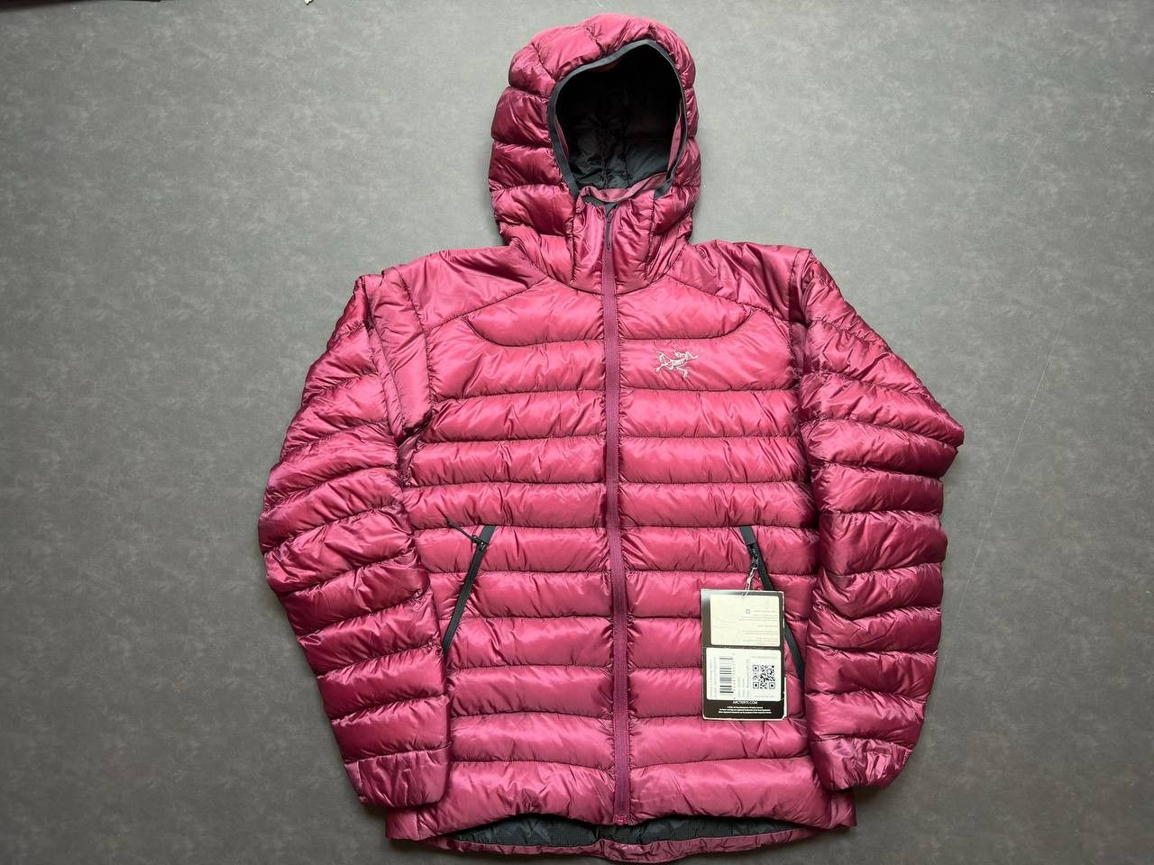 Arc'teryx Arcteryx Cerium Lt New Small Mens Down Jacket Size US S / EU 44-46 / 1 - 1 Thumbnail