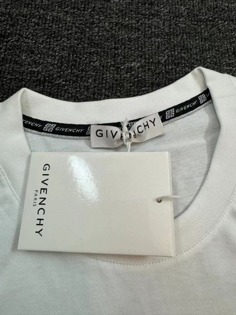 Givenchy Givenchy Letter T-Shirt Size US XL / EU 56 / 4 - 2 Thumbnail