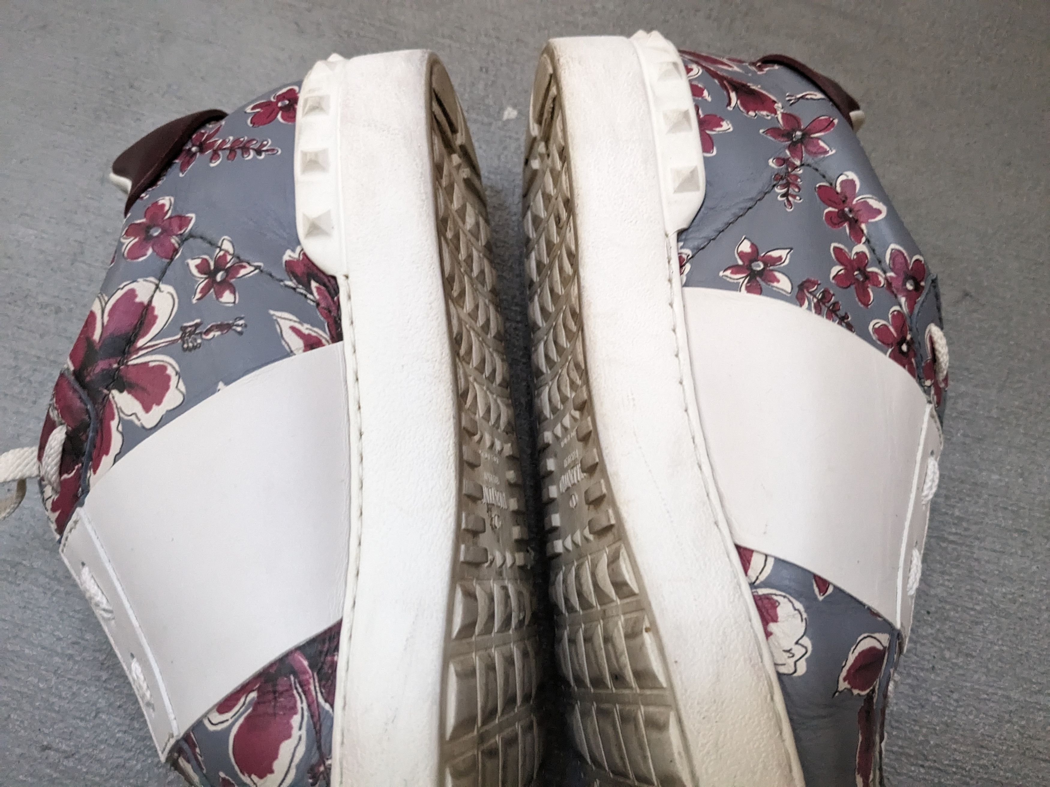 Valentino Valentino Rockstud Sneakers 9.5 42.5 Floral Gray Leather Size US 9.5 / EU 42-43 - 13 Thumbnail