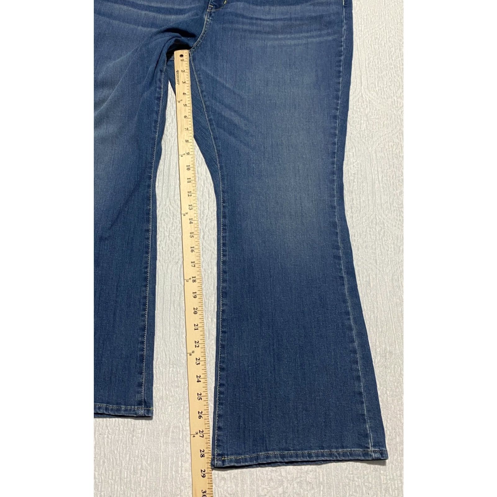 Vintage VINTAGE Signature Levi Strauss Gold Totally Shaping Bootcut Jeans Womens 22S Blue 40×29 Size 27" / US 4 / IT 40 - 5 Thumbnail