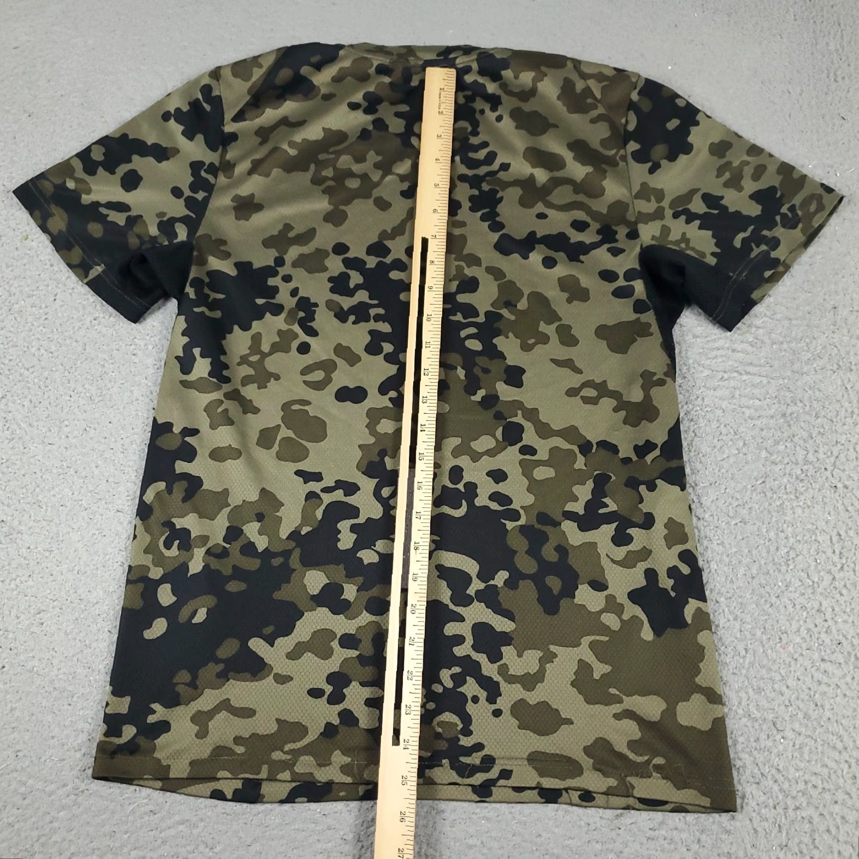 Nike Nike T Shirt Mens Small Beige Black Camouflage Active Gym Short Sleeve Shirt Mens Camouflage Nike Size US S / EU 44-46 / 1 - 4 Thumbnail