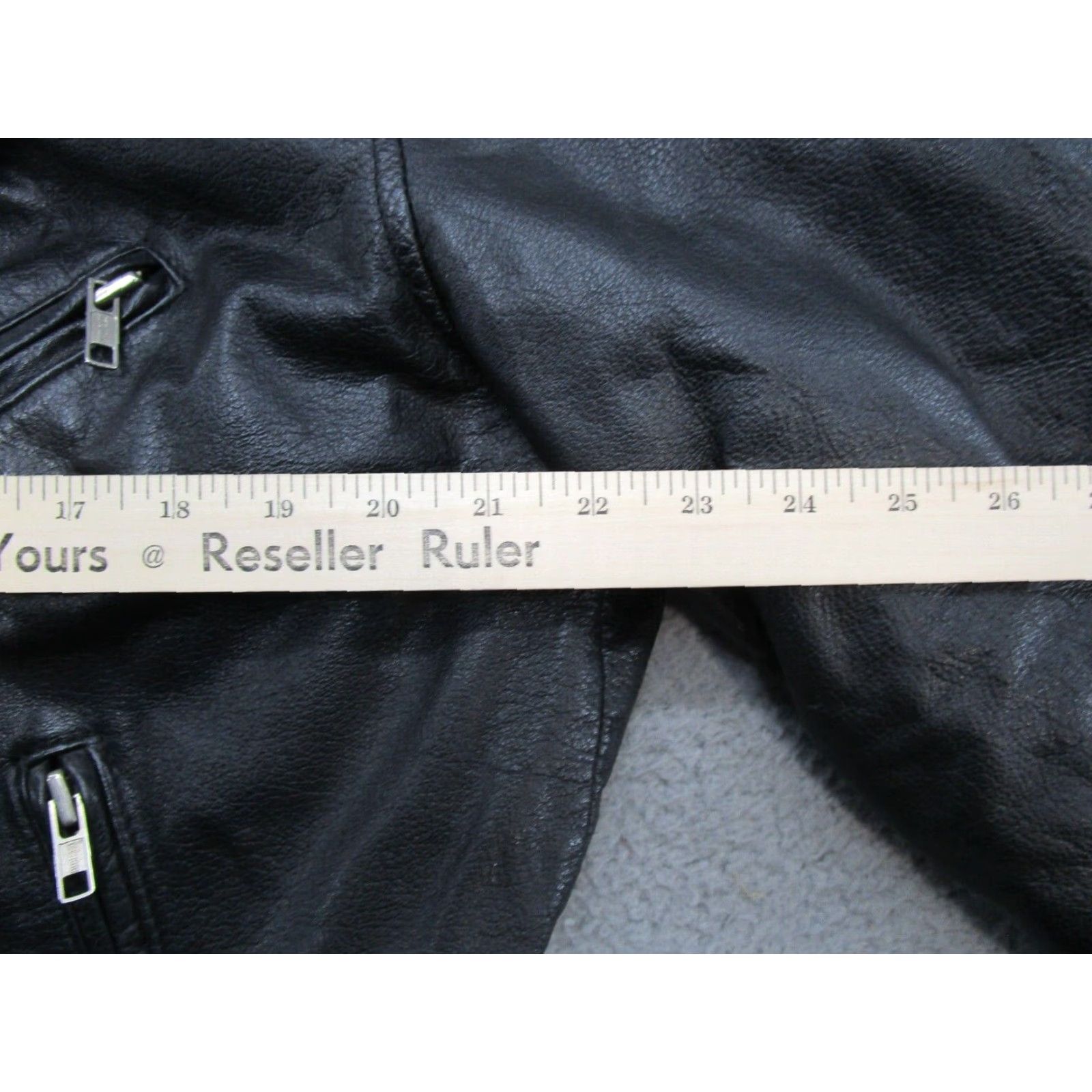 Harley Davidson VINTAGE Harley-Davidson Embossed Eagle Men's Motorcycle Leather Jacket 44 Black Leather Embroidered Logo Zip Buckle Relaxed Fit Riding Pockets Mens Size US S / EU 44-46 / 1 - 7 Thumbnail