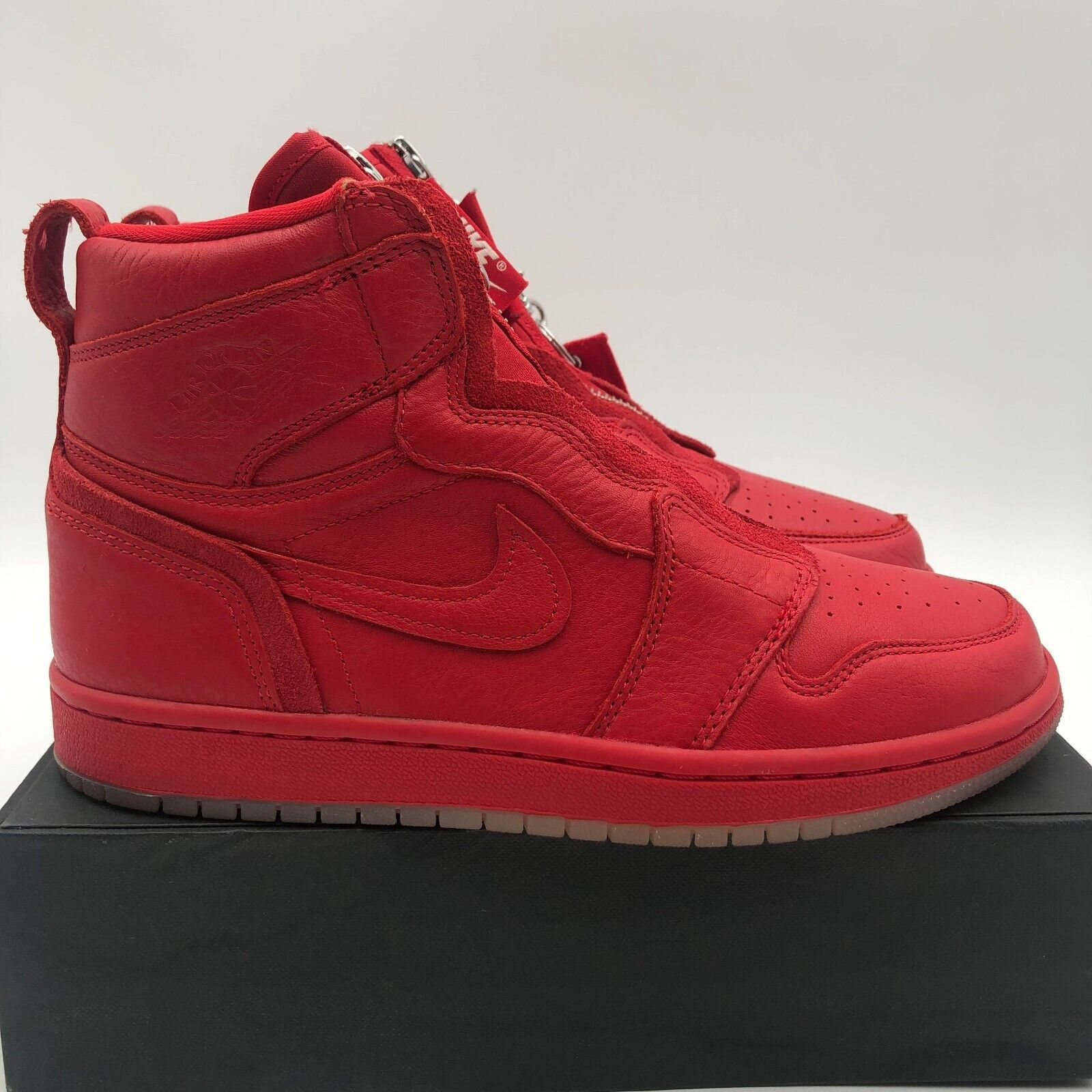 Jordan Brand × Vogue Size 6.5 - Jordan 1 Retro High Zip x Anna Wintour Red Size US 6.5 / IT 36.5 - 9 Thumbnail