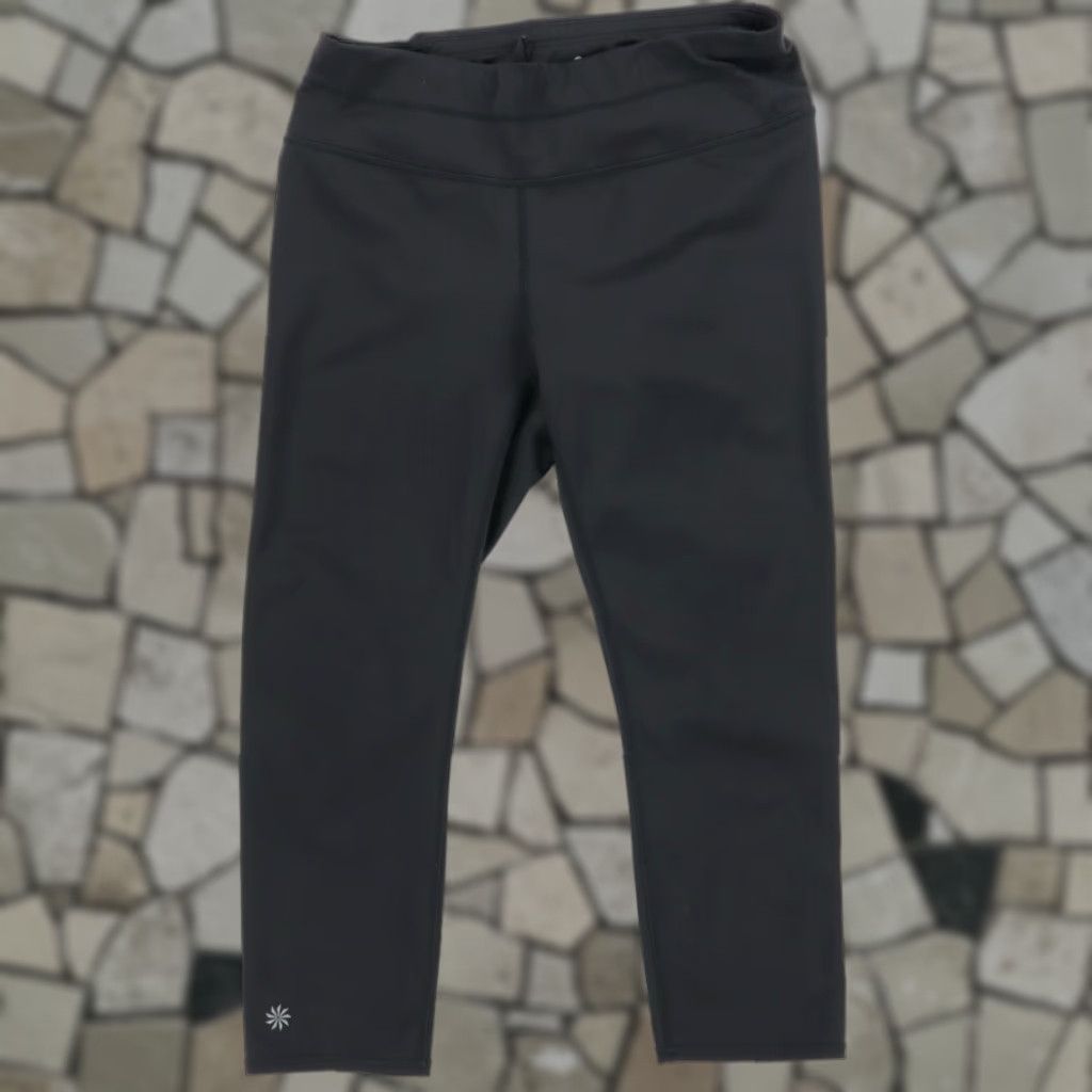 Athleta Athleta Black Women's M Leggings 20" Crop Woven Polyester High Stretch 305922 Pants Inseam 20" Activewear Regular Fit Modern 20" Crop Black Women's M Size 32" / US 10 / IT 46 - 1 Thumbnail