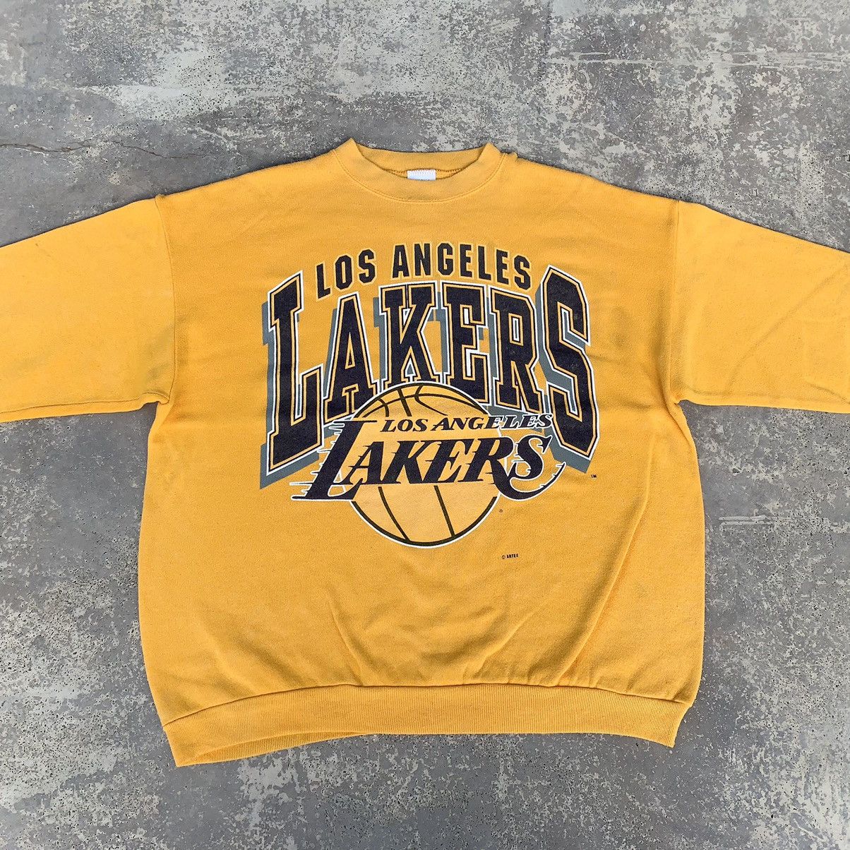 NBA VINTAGE 90s DISTRESSED ARTEX LAKERS SWEATSHIRT BASKETBALL Size US L / EU 52-54 / 3 - 3 Thumbnail
